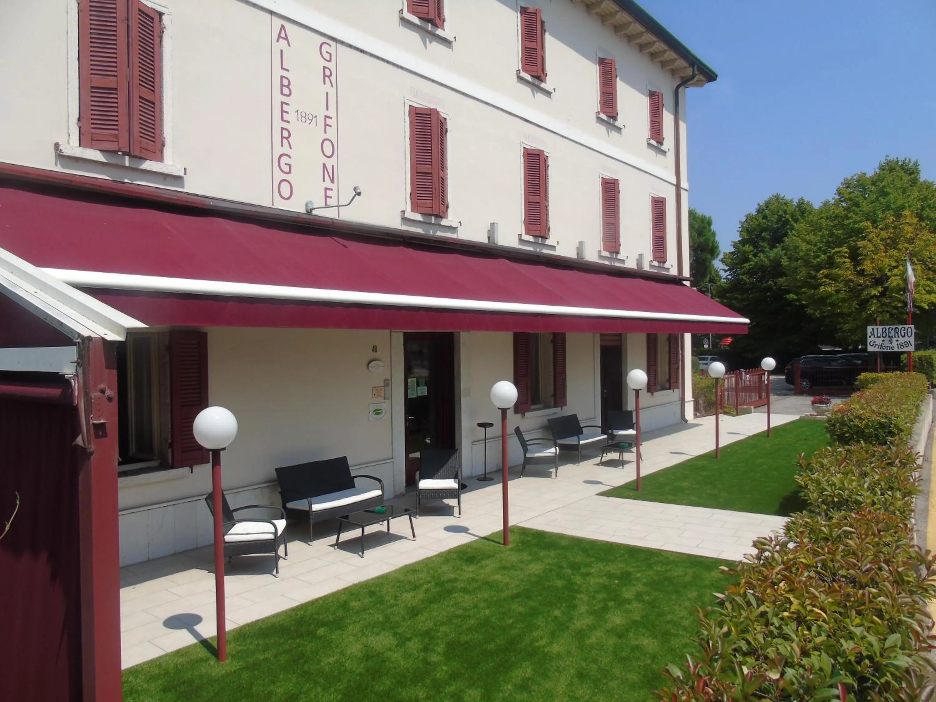 Property building in Albergo Grifone 1891