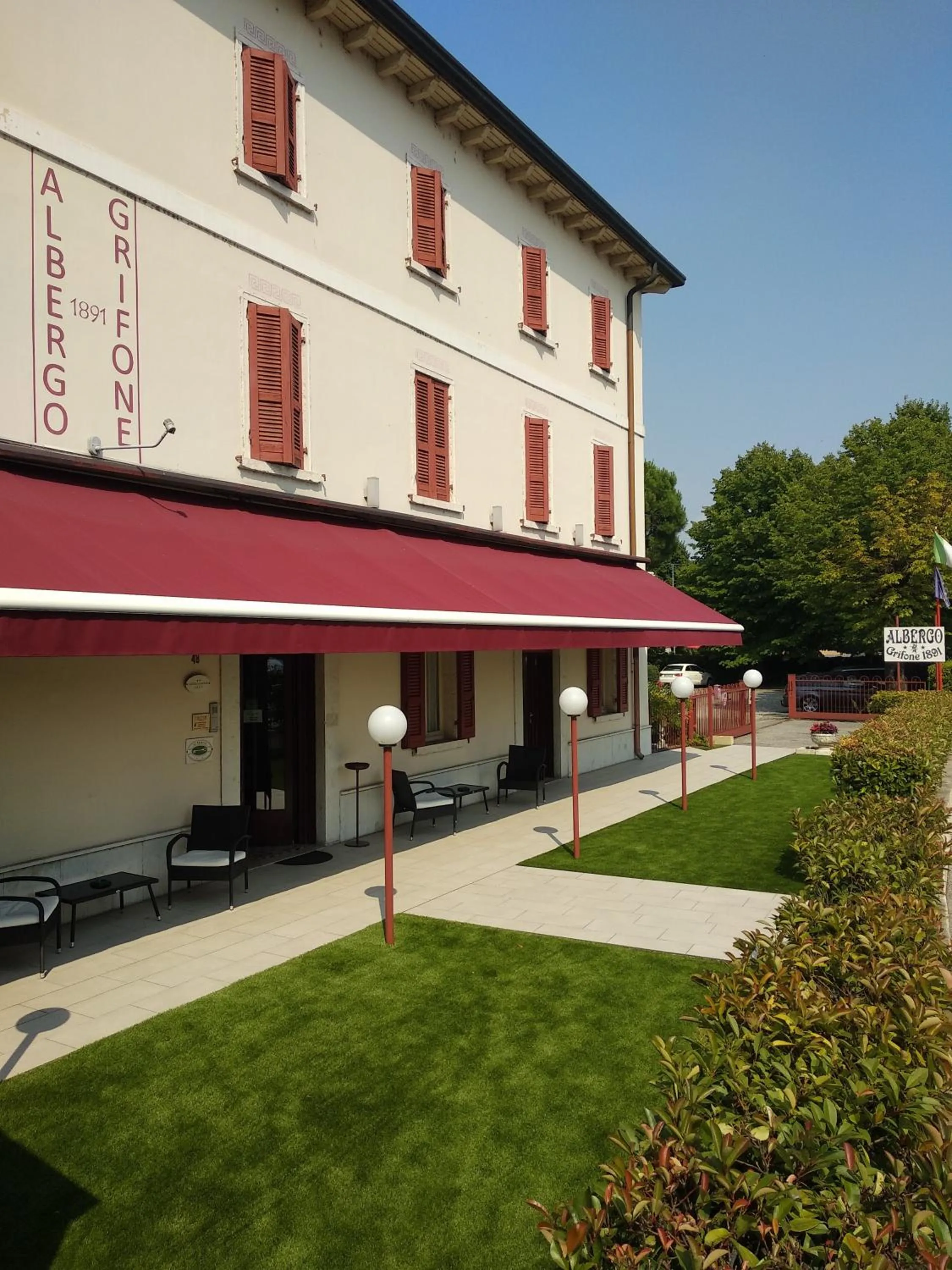 Property building in Albergo Grifone 1891