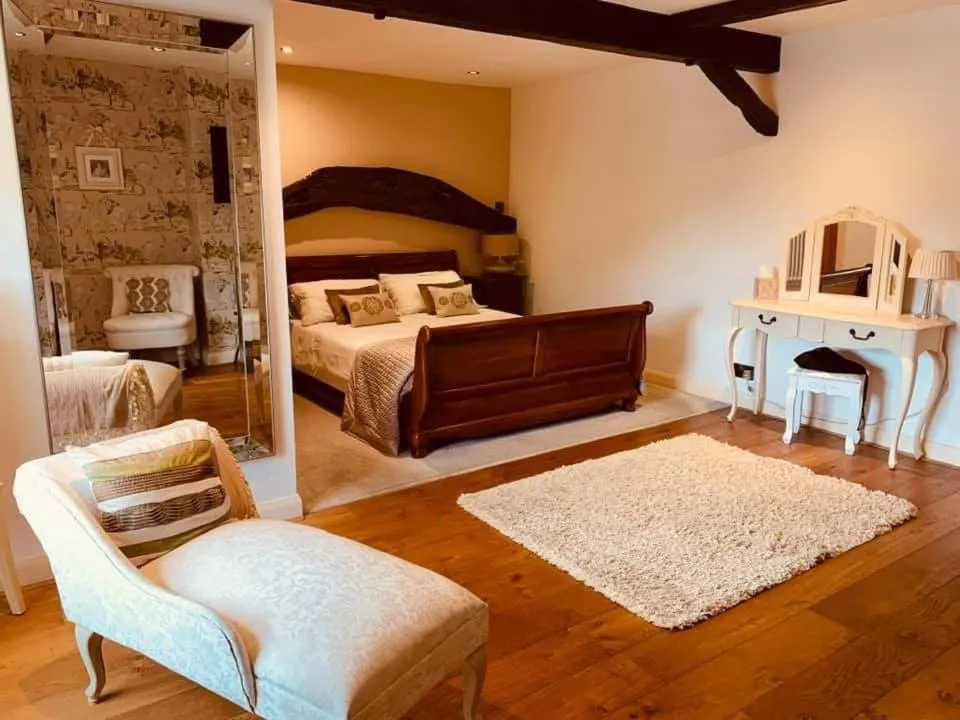 Restaurant/places to eat, Bed in Busfeild Arms