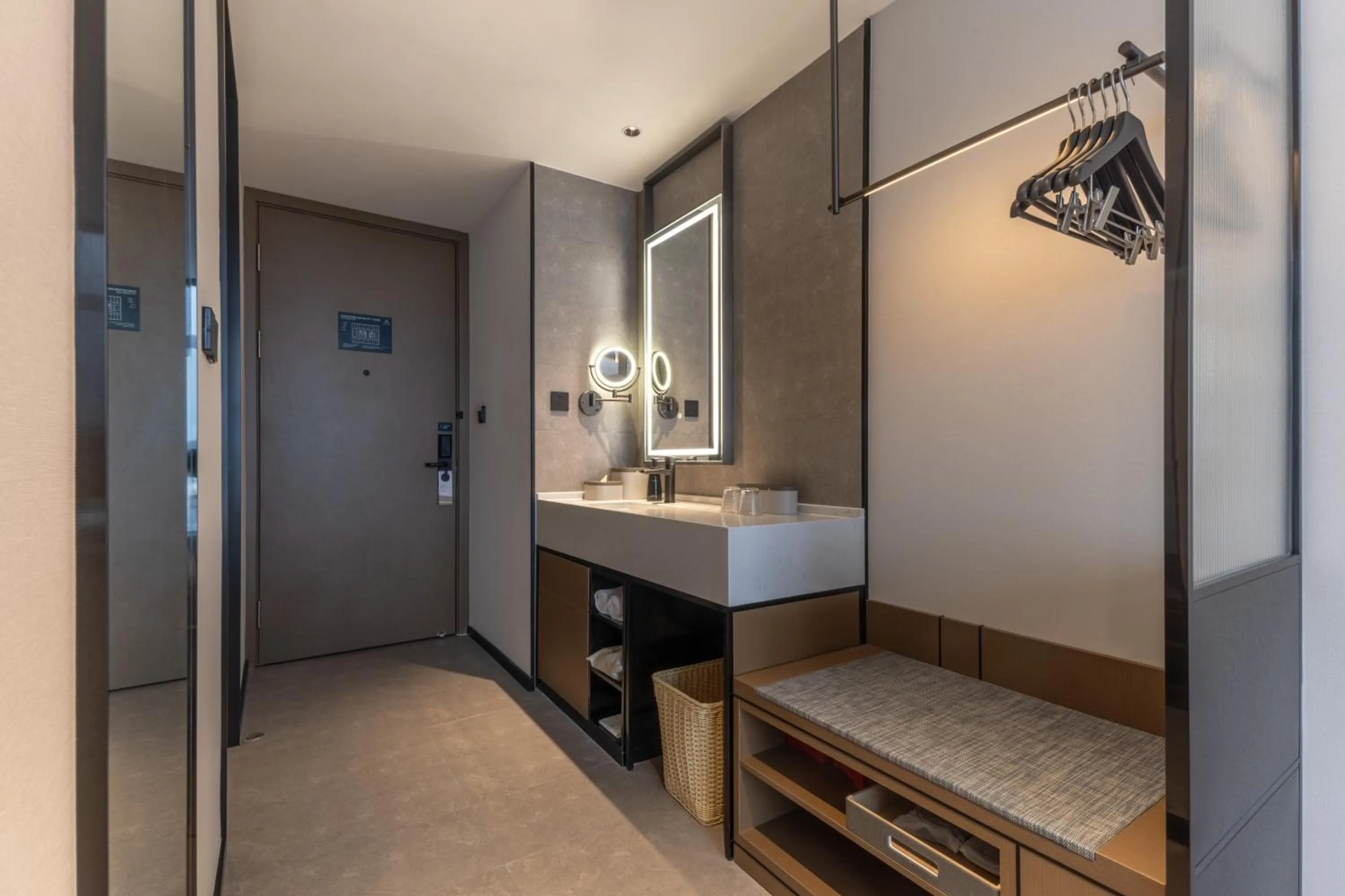 Atour Hotel Wuhan Yellow Crane Tower Shouyi Plaza