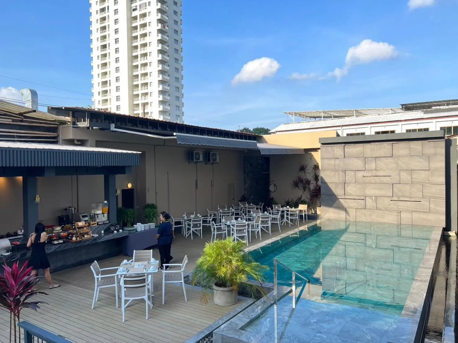 Restaurant/places to eat in Karon Boutique