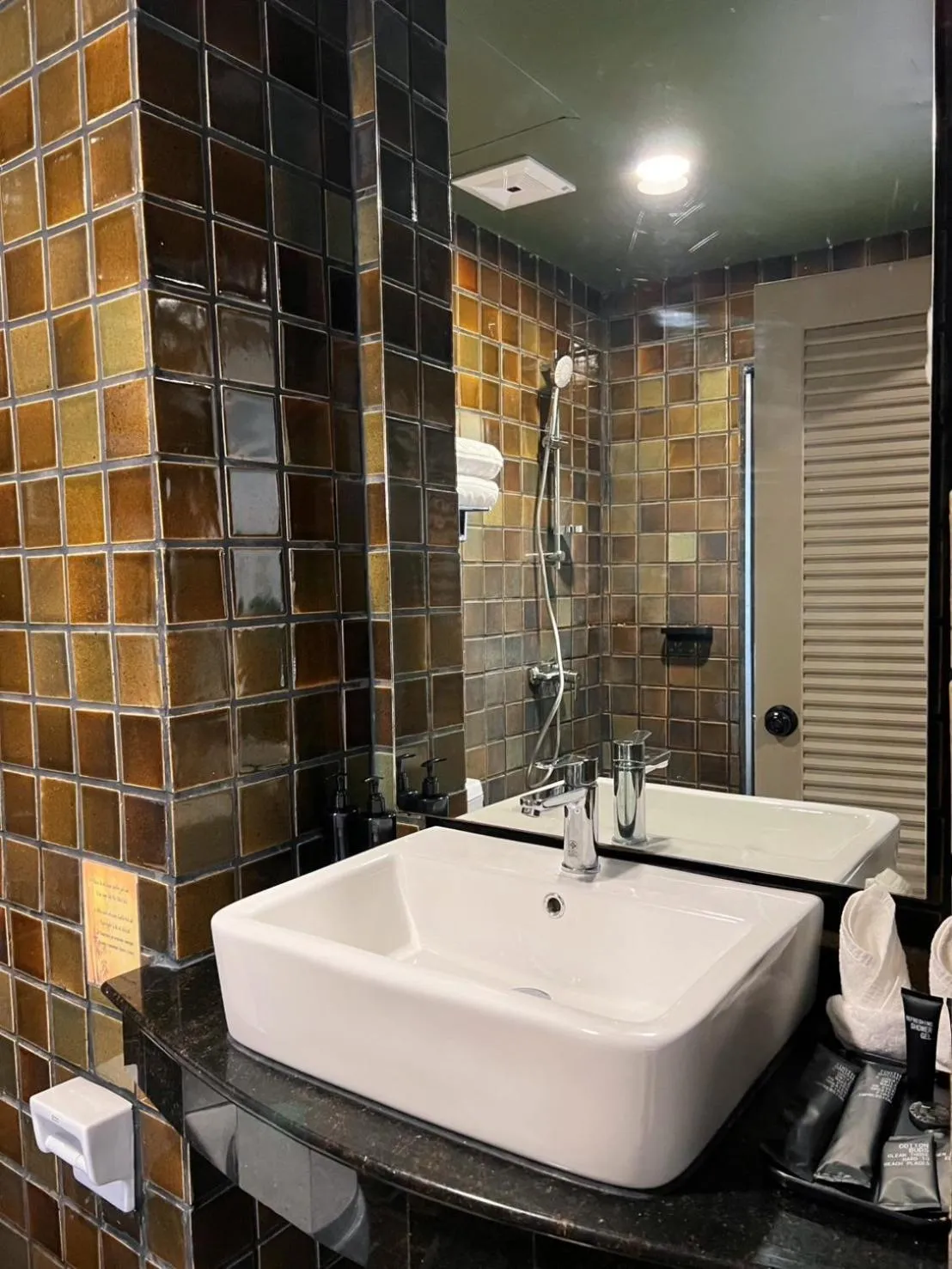 Shower in Karon Boutique