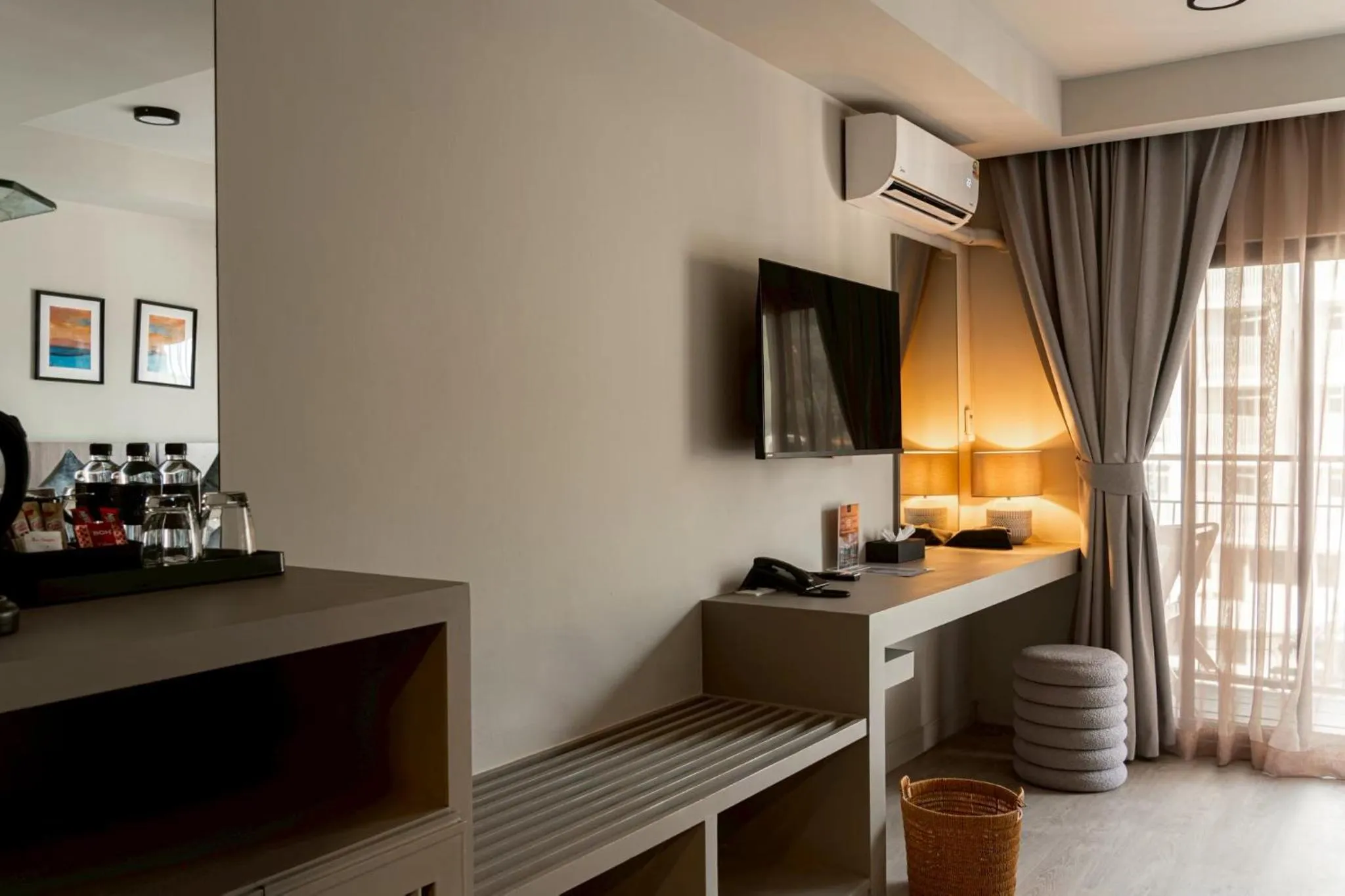 TV and multimedia in Karon Boutique