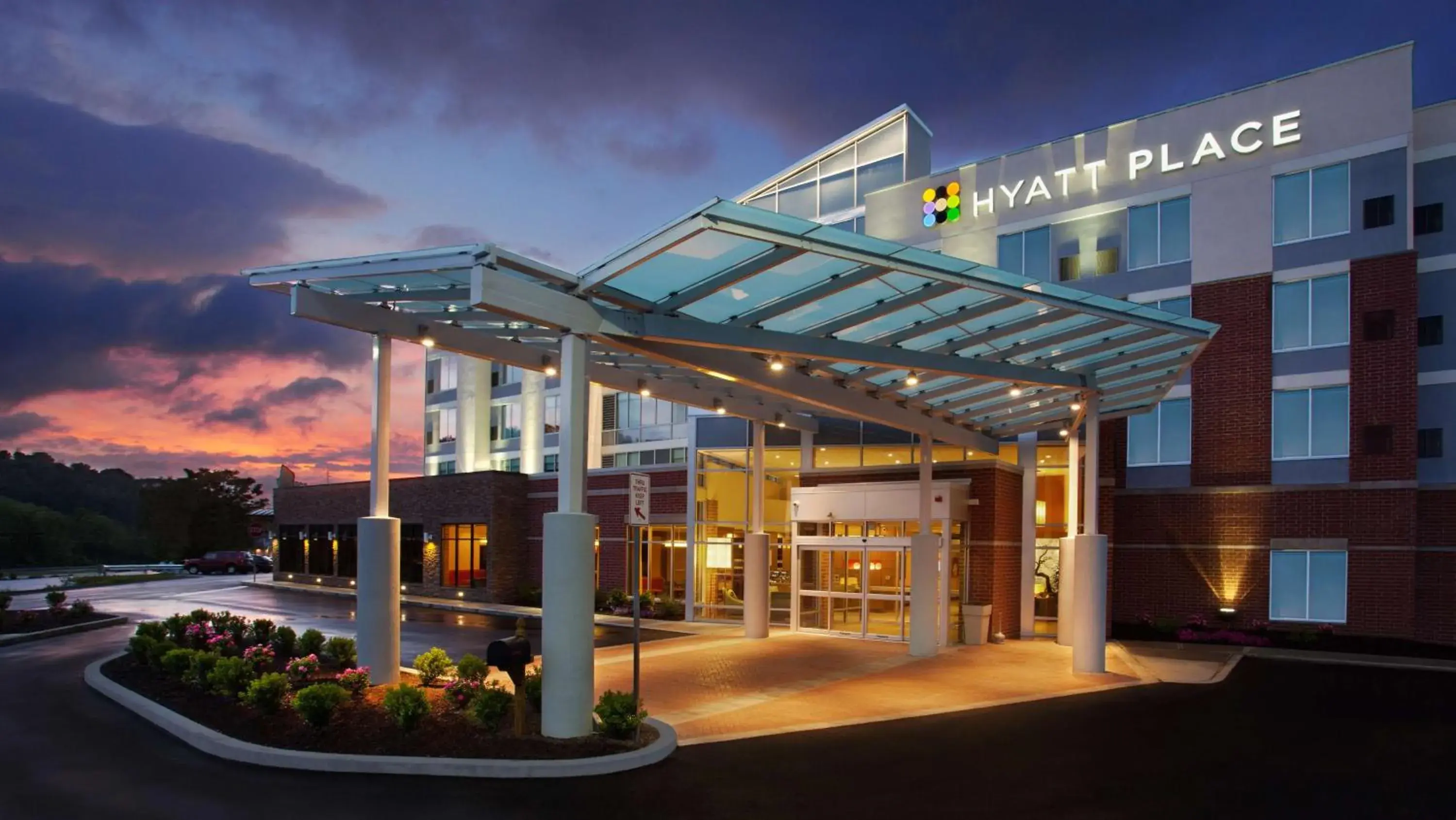 Property building in Hyatt Place at The Hollywood Casino Pittsburgh South Property building in Hyatt Place at The Hollywood Casino Pittsburgh South