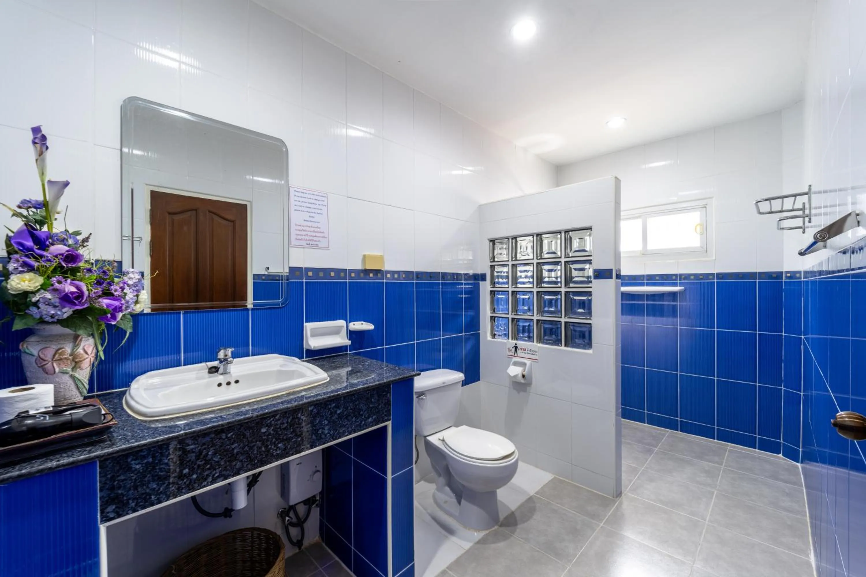 Bathroom in Siam Court Hotel and Resort