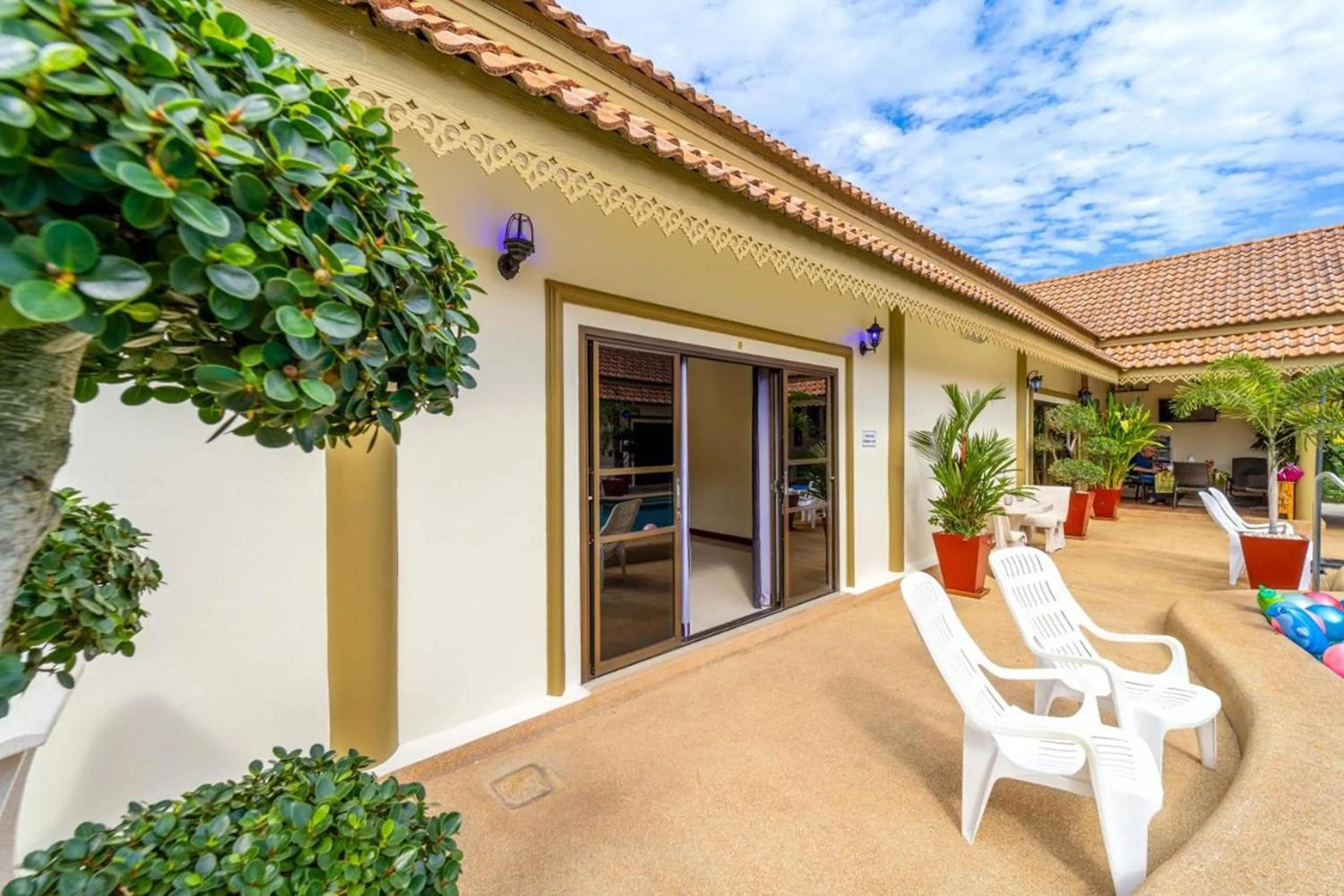 Property building in Siam Court Hotel and Resort