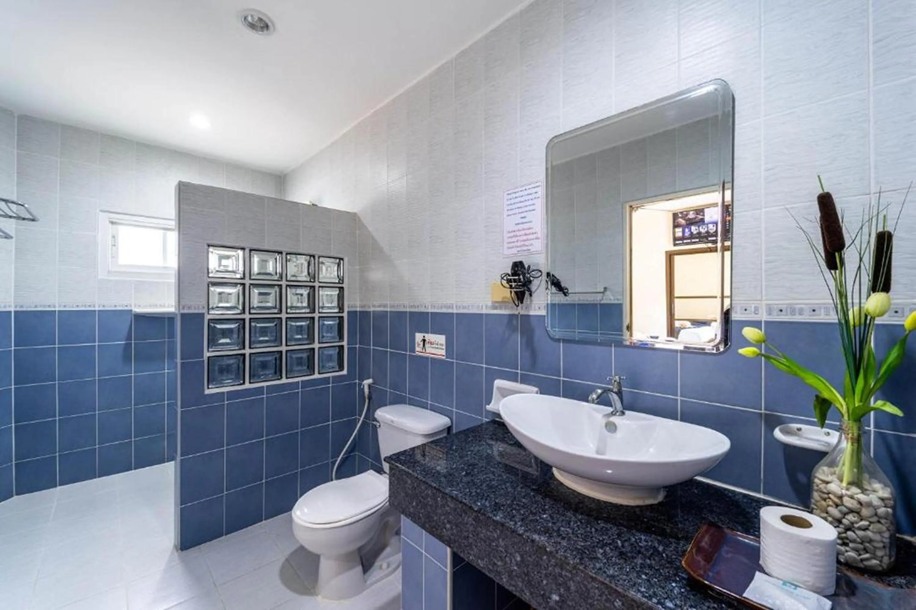 Bathroom in Siam Court Hotel and Resort