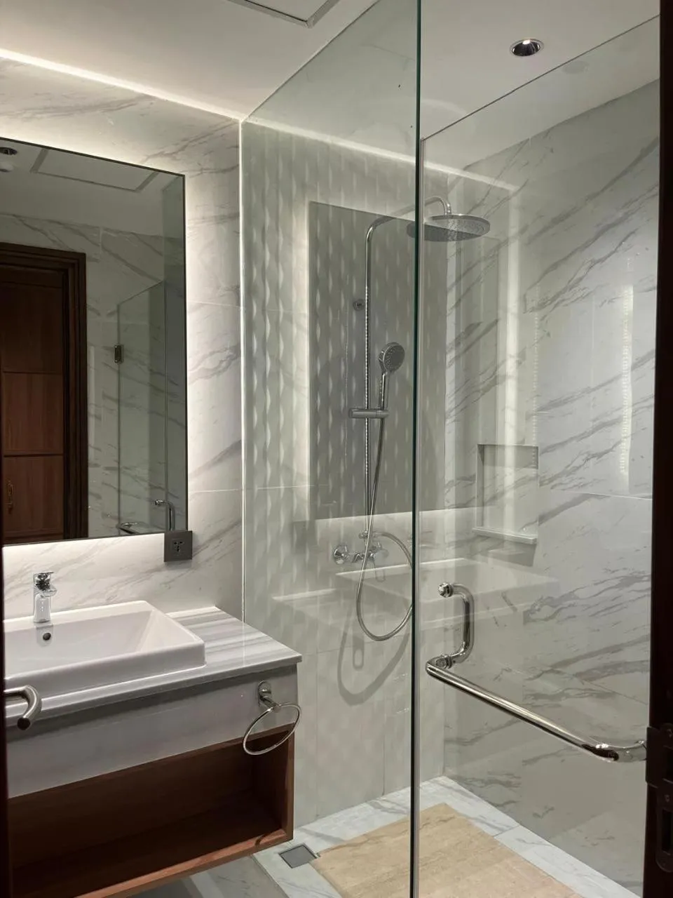 Shower in Grand Travello Hotel Bekasi