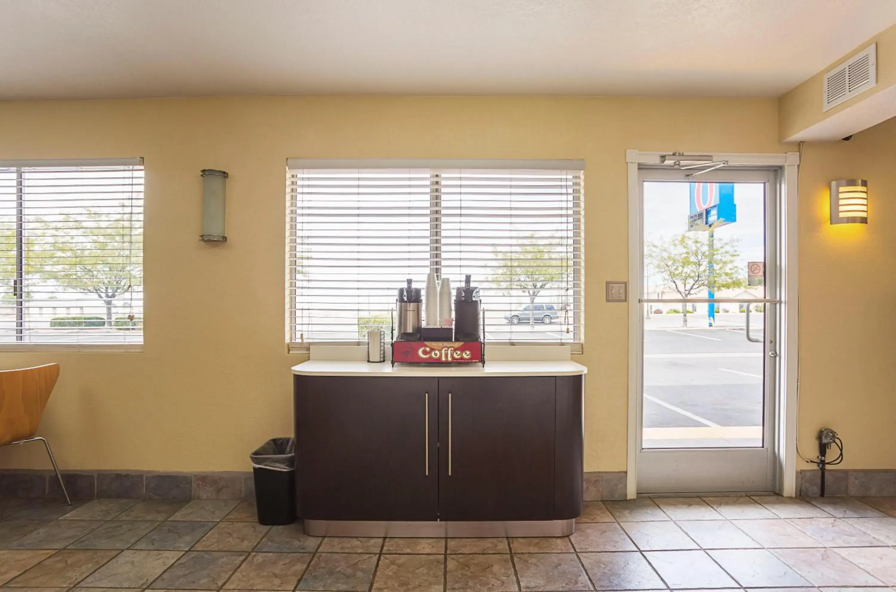 Lobby or reception in Motel 6-Holbrook, AZ Lobby or reception in Motel 6-Holbrook, AZ