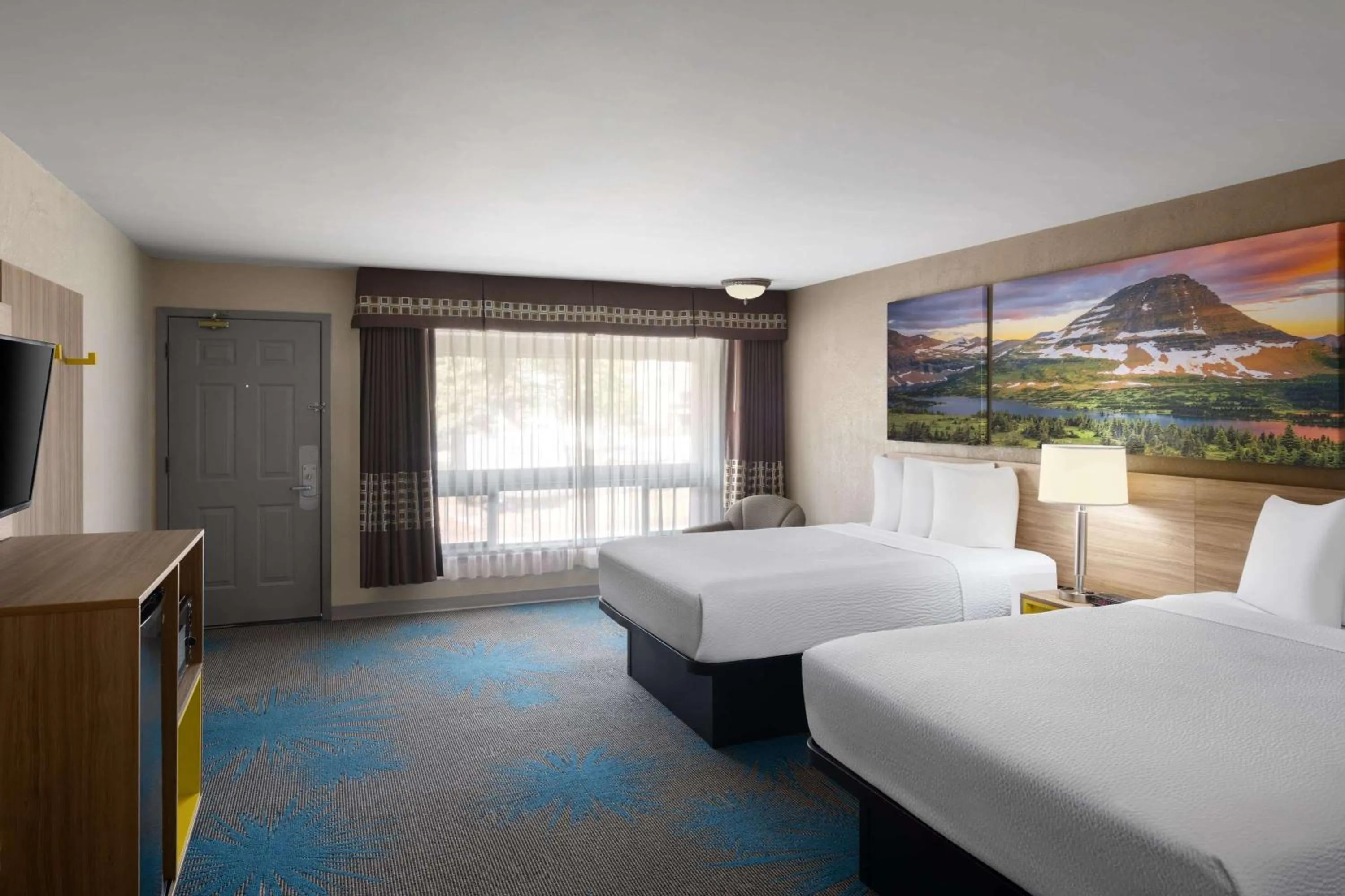 Photo of the whole room, Bed in Days Inn by Wyndham Klamath Falls