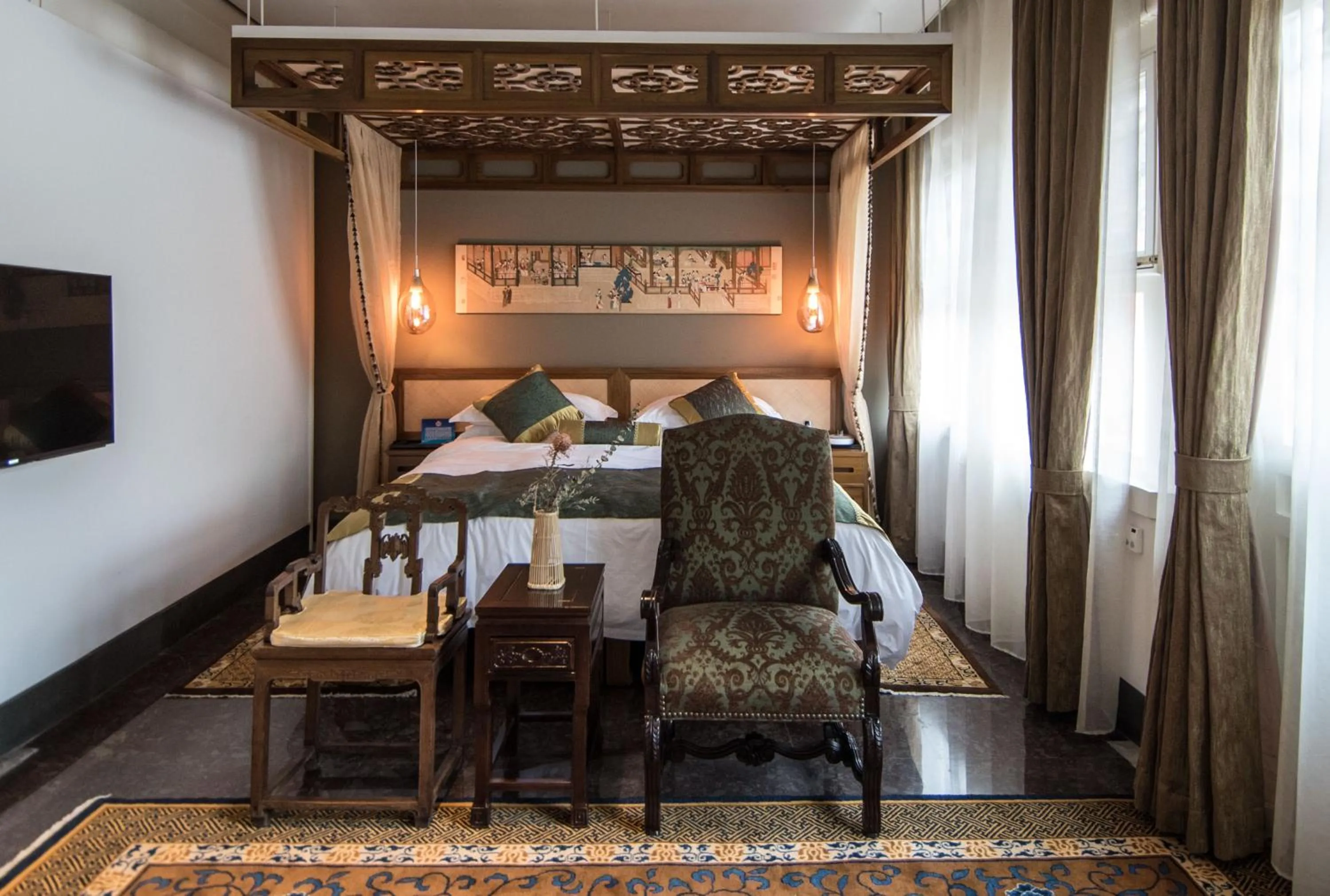 Bedroom, Bed in Cours Et Pavillons