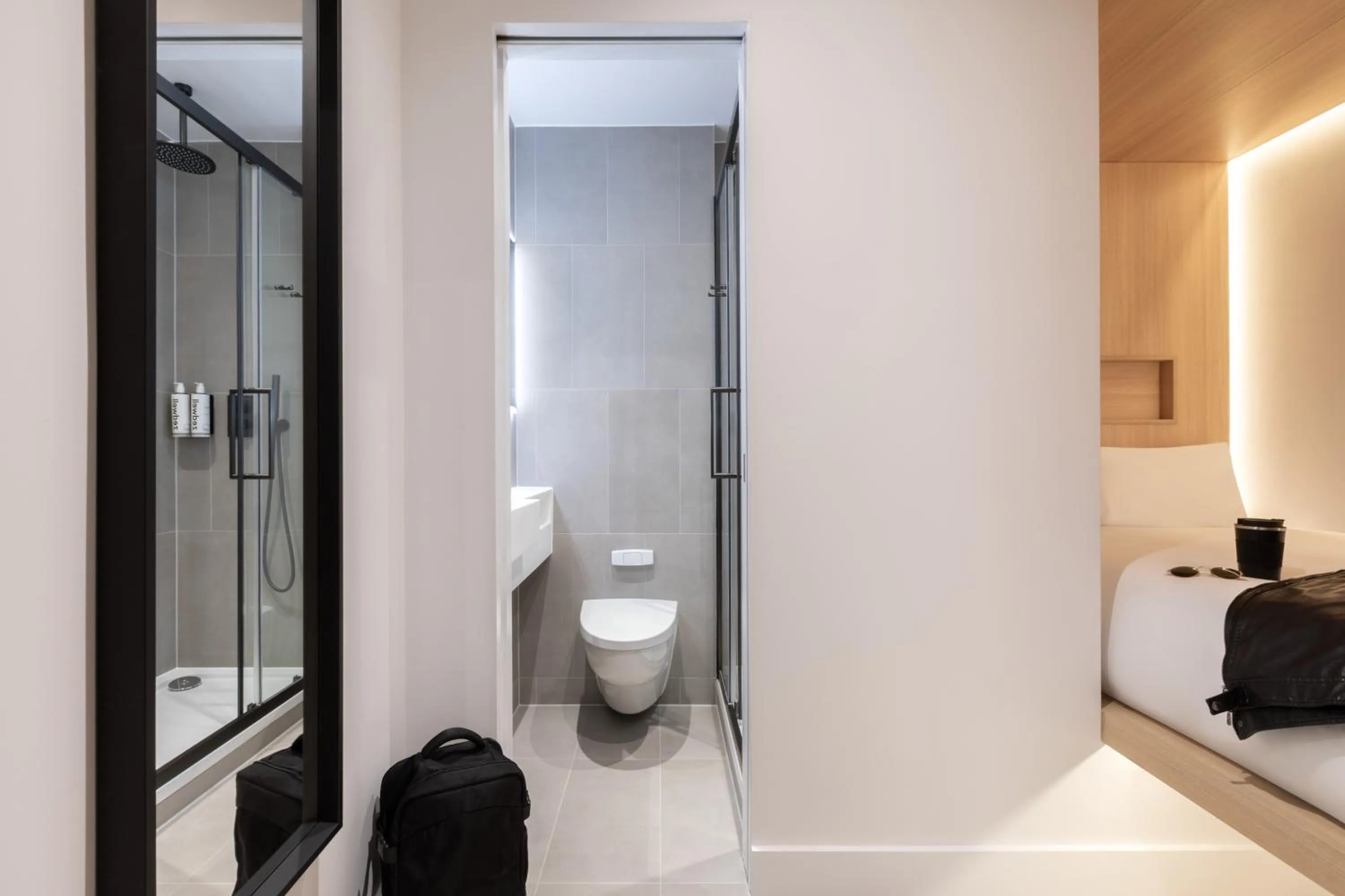 Bathroom in Zedwell Hotel Knightsbridge