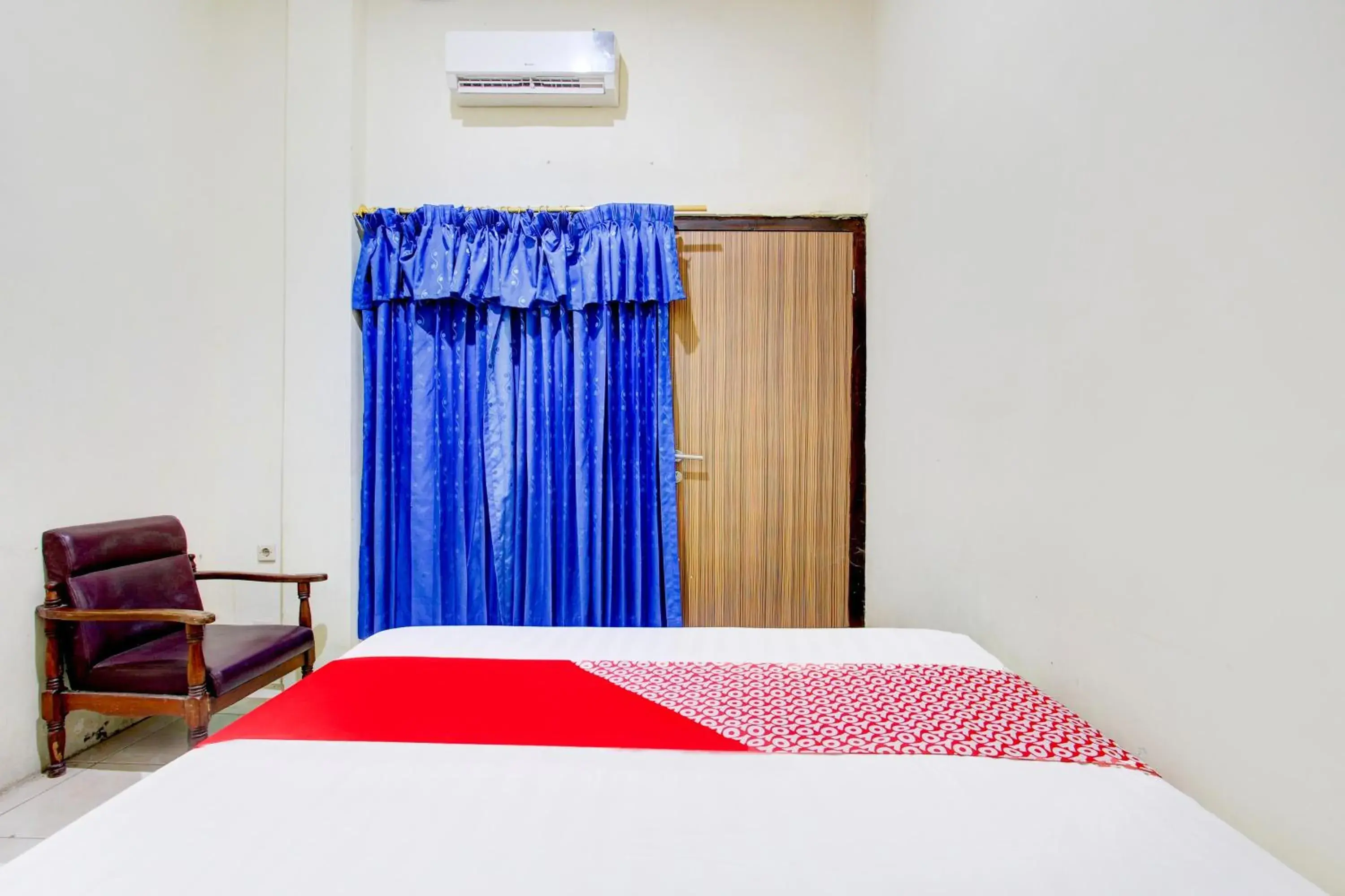 Bedroom, Bed in Hotel O Jalan Malioboro Near Stasiun Tugu Yogyakarta Formerly Hotel Baru Bedroom, Bed in Hotel O Jalan Malioboro Near Stasiun Tugu Yogyakarta Formerly Hotel Baru