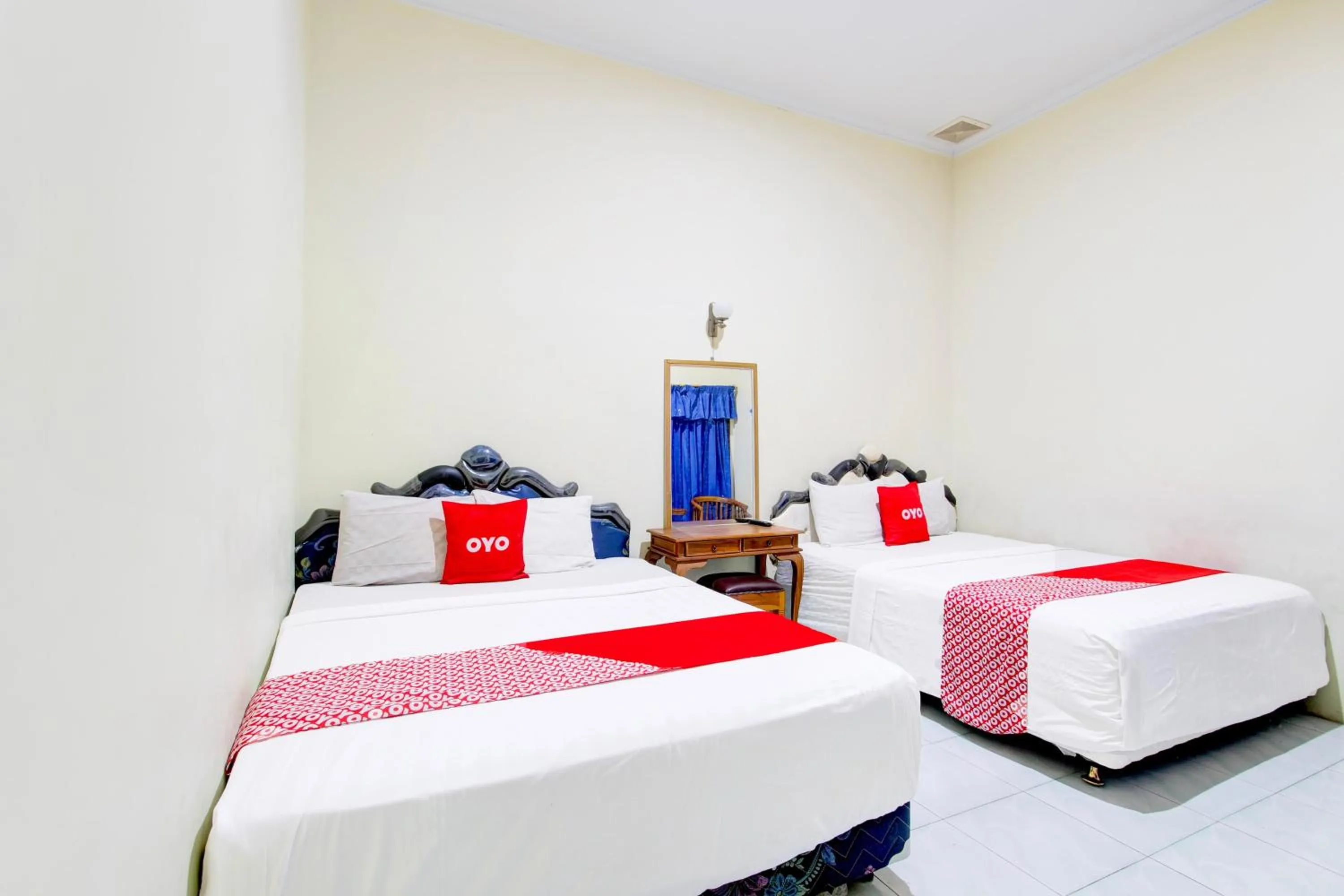 Bedroom, Bed in Hotel O Jalan Malioboro Near Stasiun Tugu Yogyakarta Formerly Hotel Baru