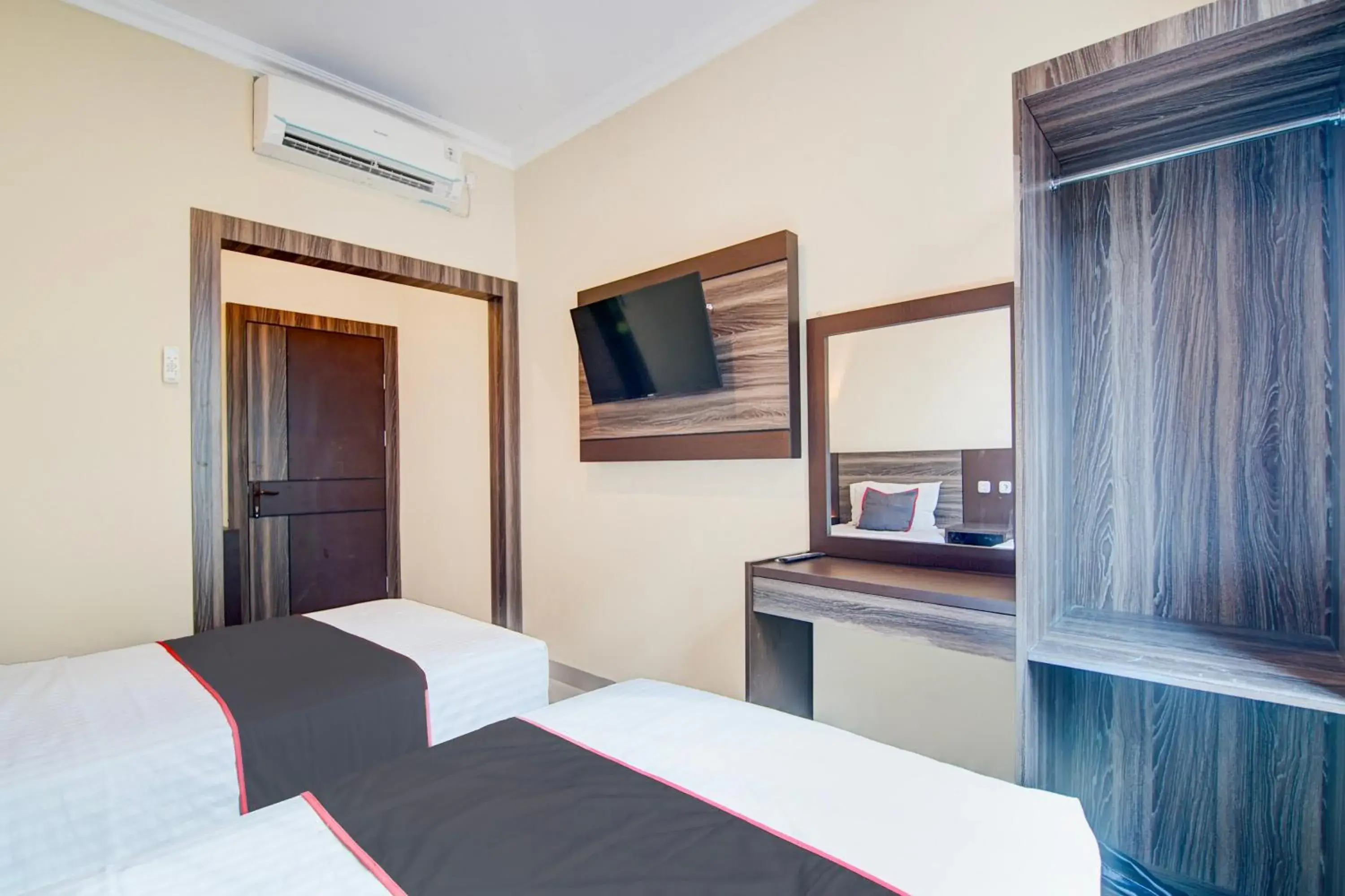 Delxue Twin Room in Collection O Pusat Kota Pekanbaru Near Rumah Sakit Prima Formerly King's Homestay Delxue Twin Room in Collection O Pusat Kota Pekanbaru Near Rumah Sakit Prima Formerly King's Homestay