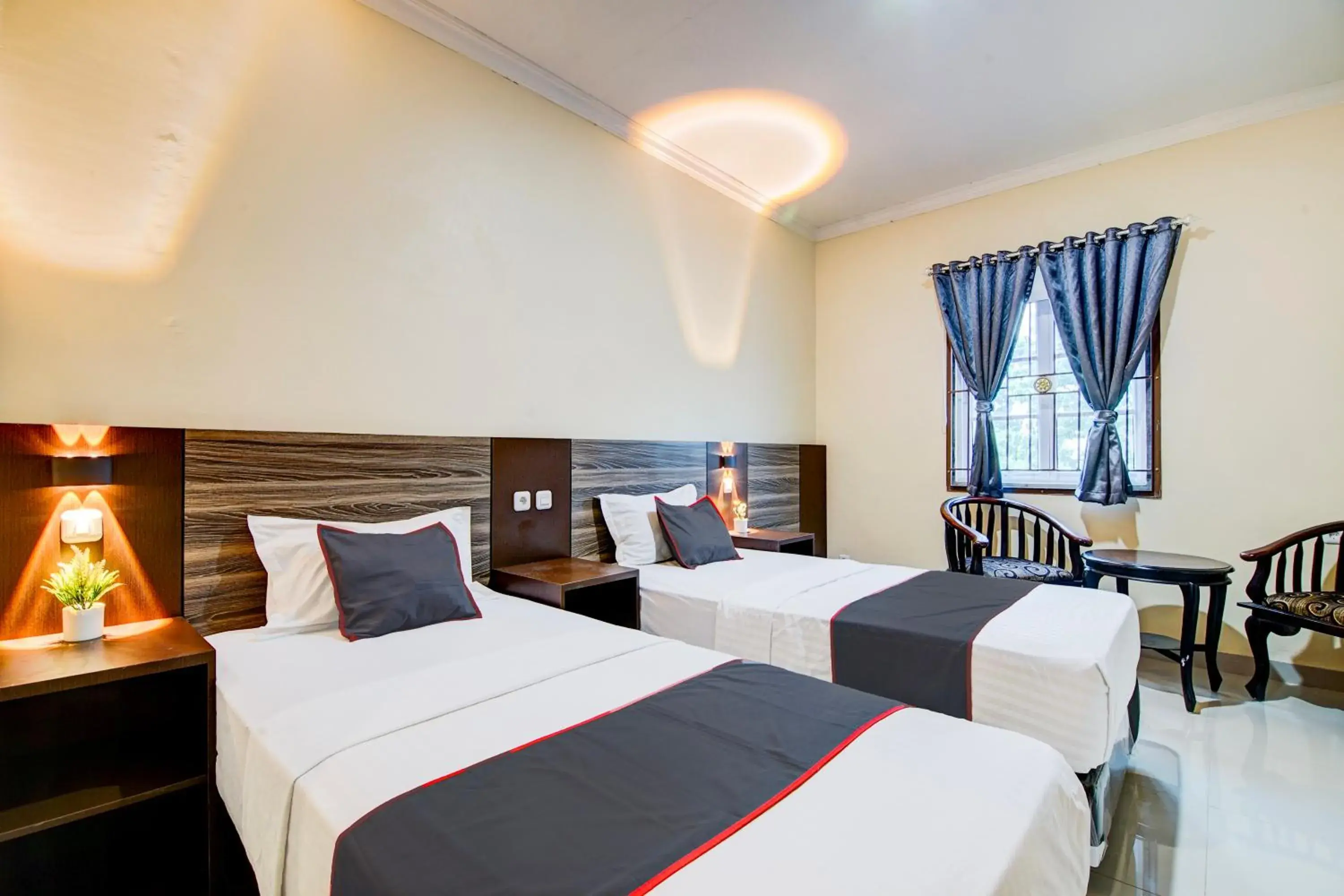 Superior Twin Room in Collection O Pusat Kota Pekanbaru Near Rumah Sakit Prima Formerly King's Homestay Superior Twin Room in Collection O Pusat Kota Pekanbaru Near Rumah Sakit Prima Formerly King's Homestay