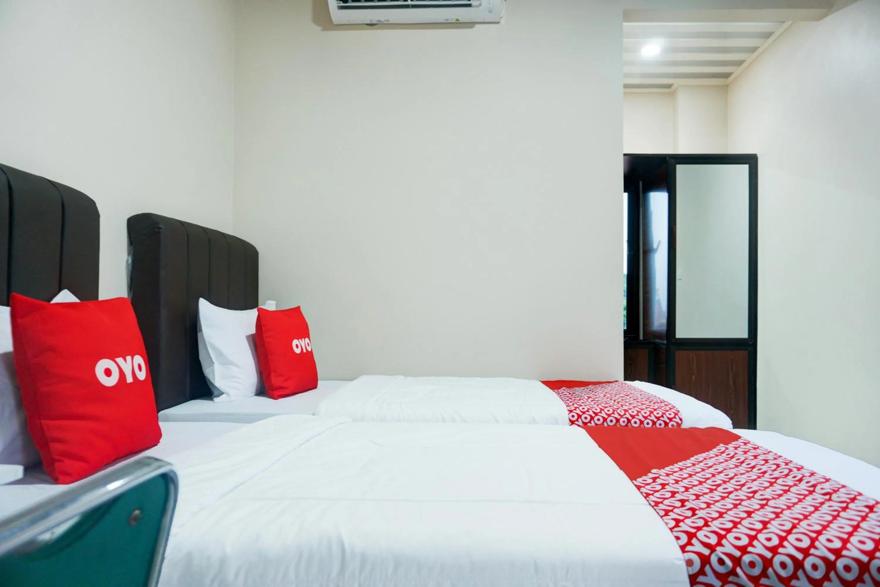 Bedroom, Bed in Hotel O Kedaton Near Rumah Sakit Advent Bandar Lampung Formerly Hotel Plain C Lake