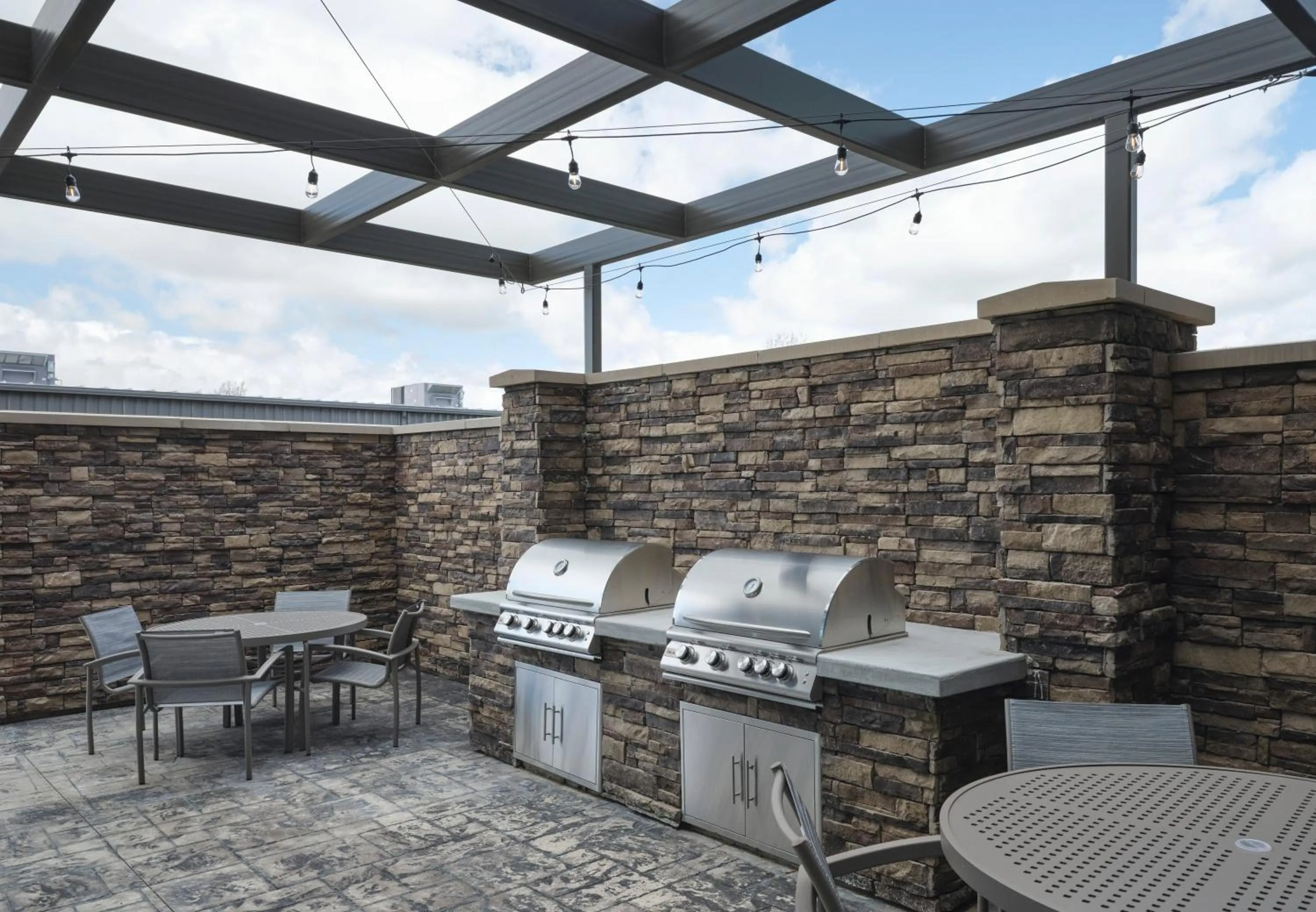 BBQ facilities in SpringHill Suites by Marriot Troy Dayton