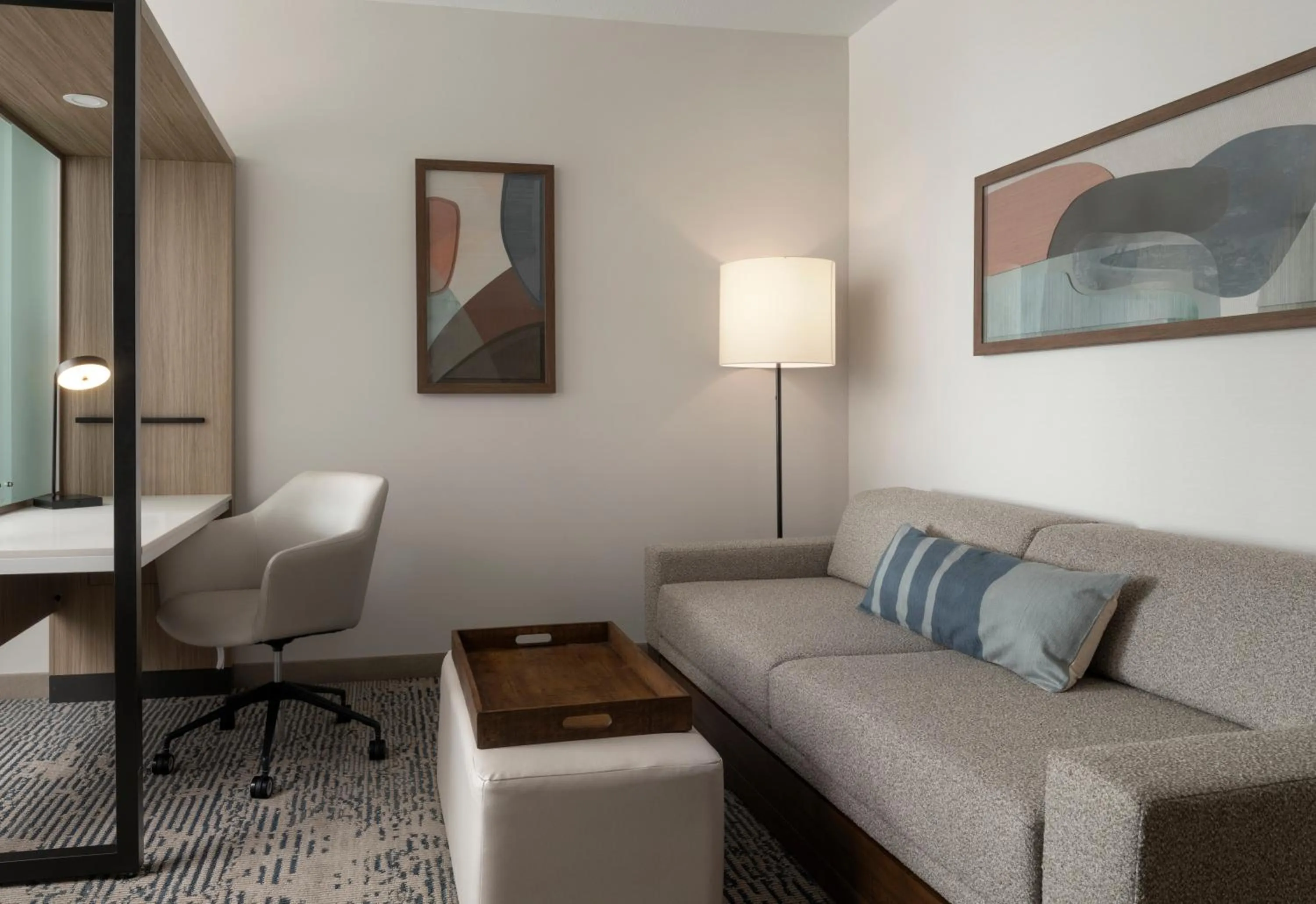 Living room in SpringHill Suites by Marriot Troy Dayton