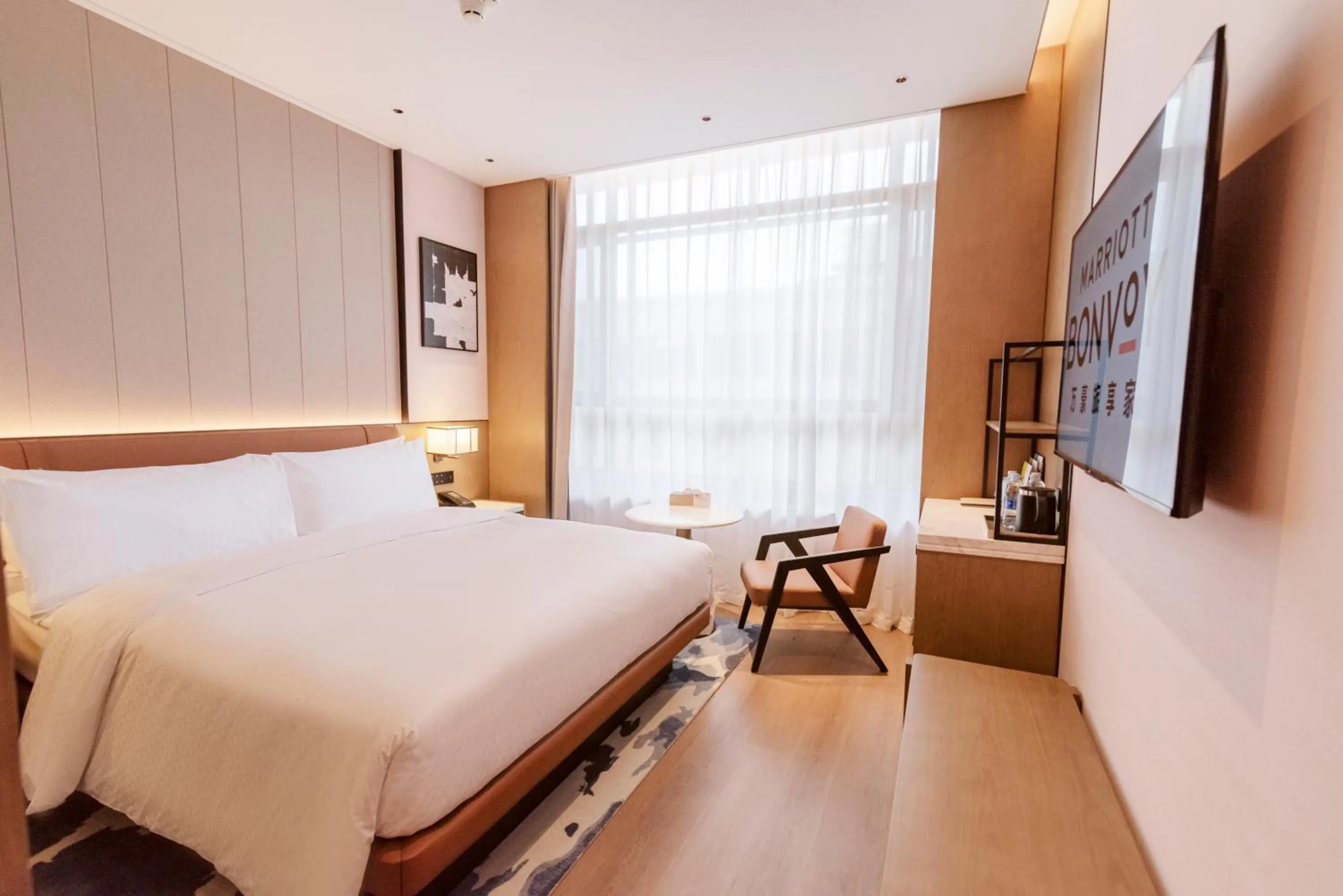 Bed in Four Points by Sheraton Dunhuang