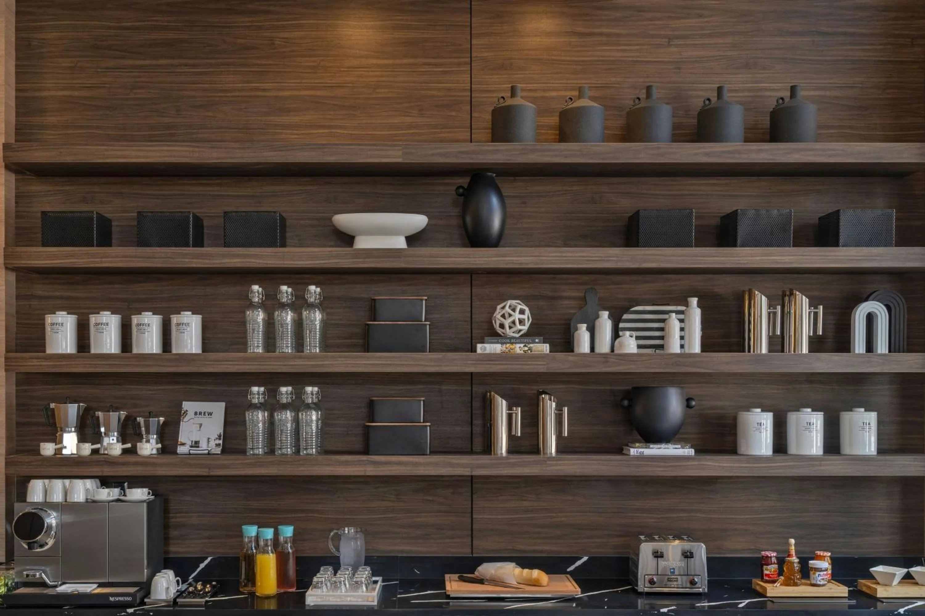 Lounge or bar in AC Hotel by Marriott Wichita Downtown