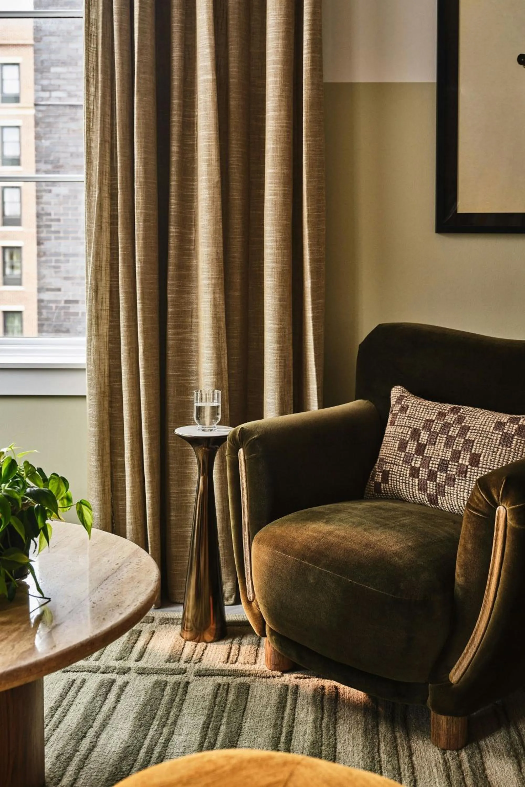 Living room in The Ann Savannah, Apartments by Marriott Bonvoy