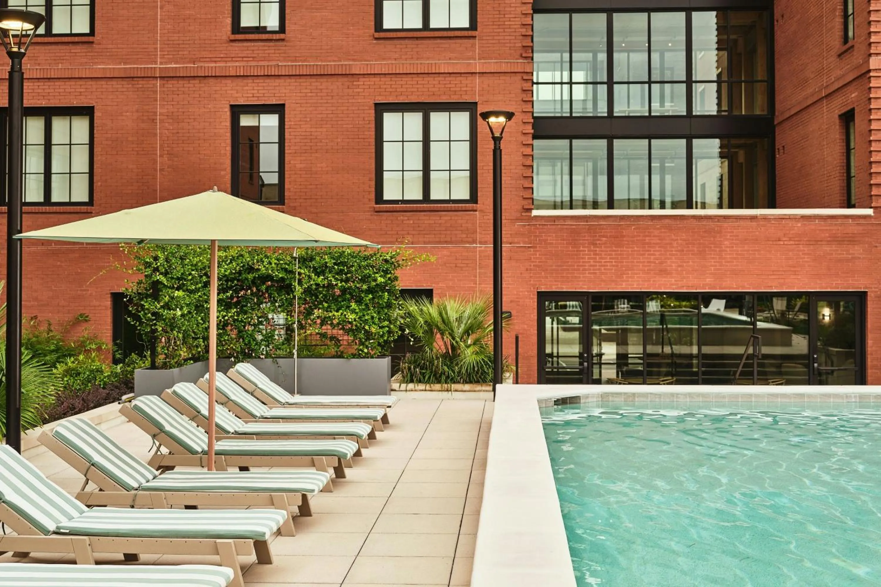 Swimming pool in The Ann Savannah, Apartments by Marriott Bonvoy