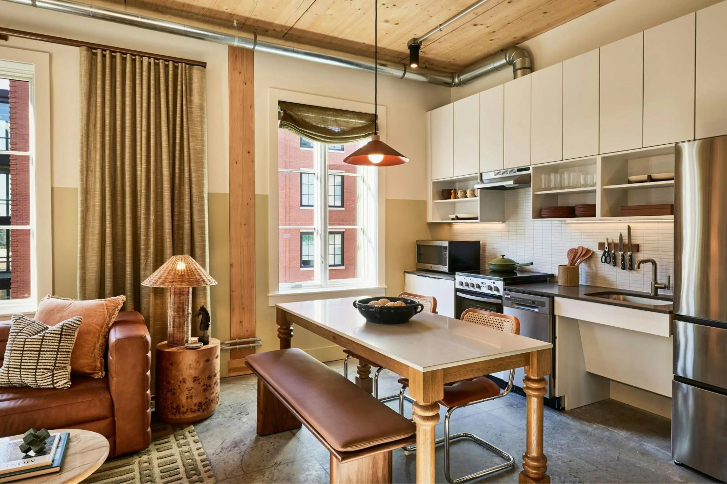 Kitchen or kitchenette in The Ann Savannah, Apartments by Marriott Bonvoy