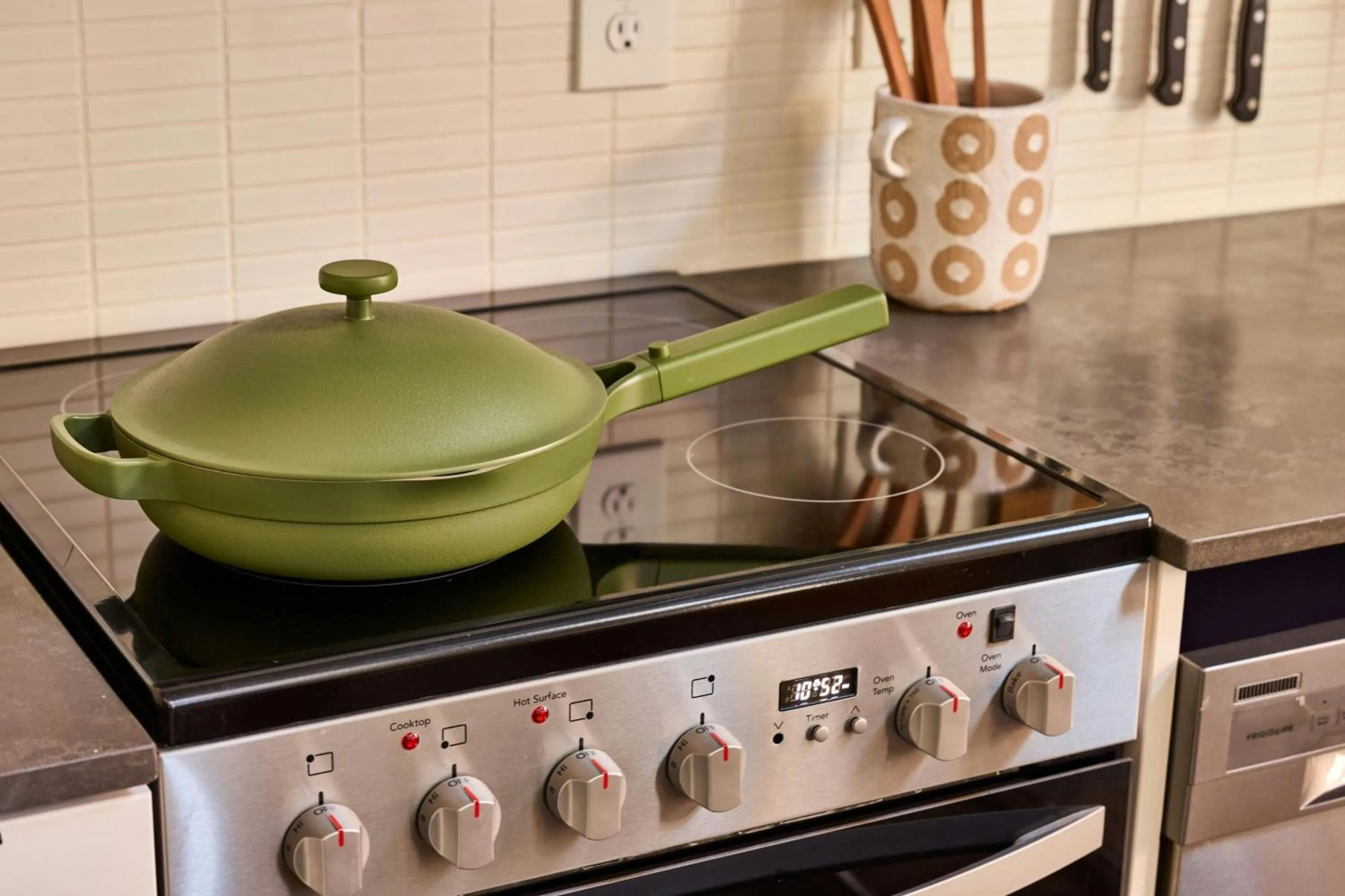 Kitchen or kitchenette in The Ann Savannah, Apartments by Marriott Bonvoy