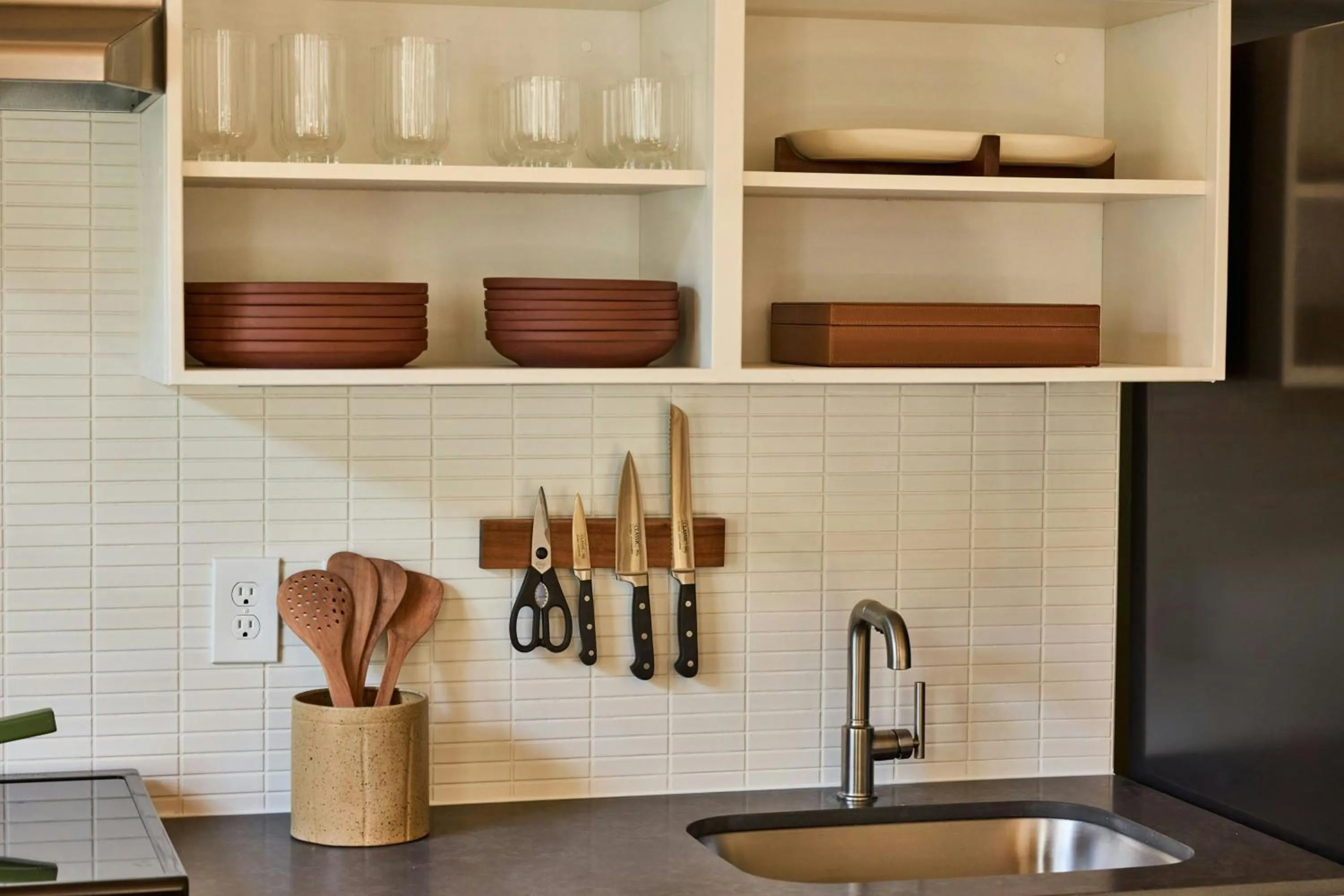 Kitchen or kitchenette in The Ann Savannah, Apartments by Marriott Bonvoy