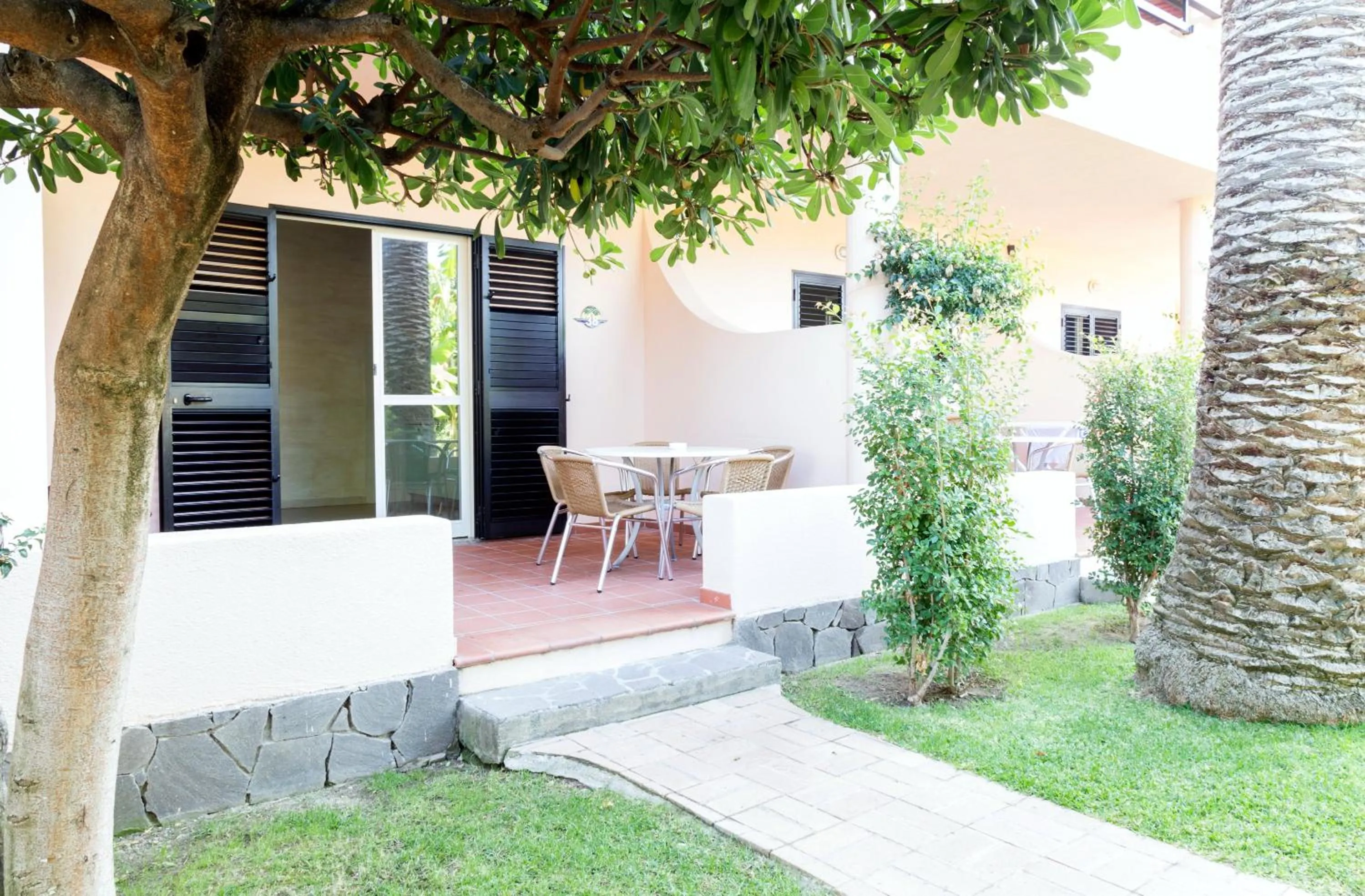 Patio in Hotel Villaggio Cala Di Volpe