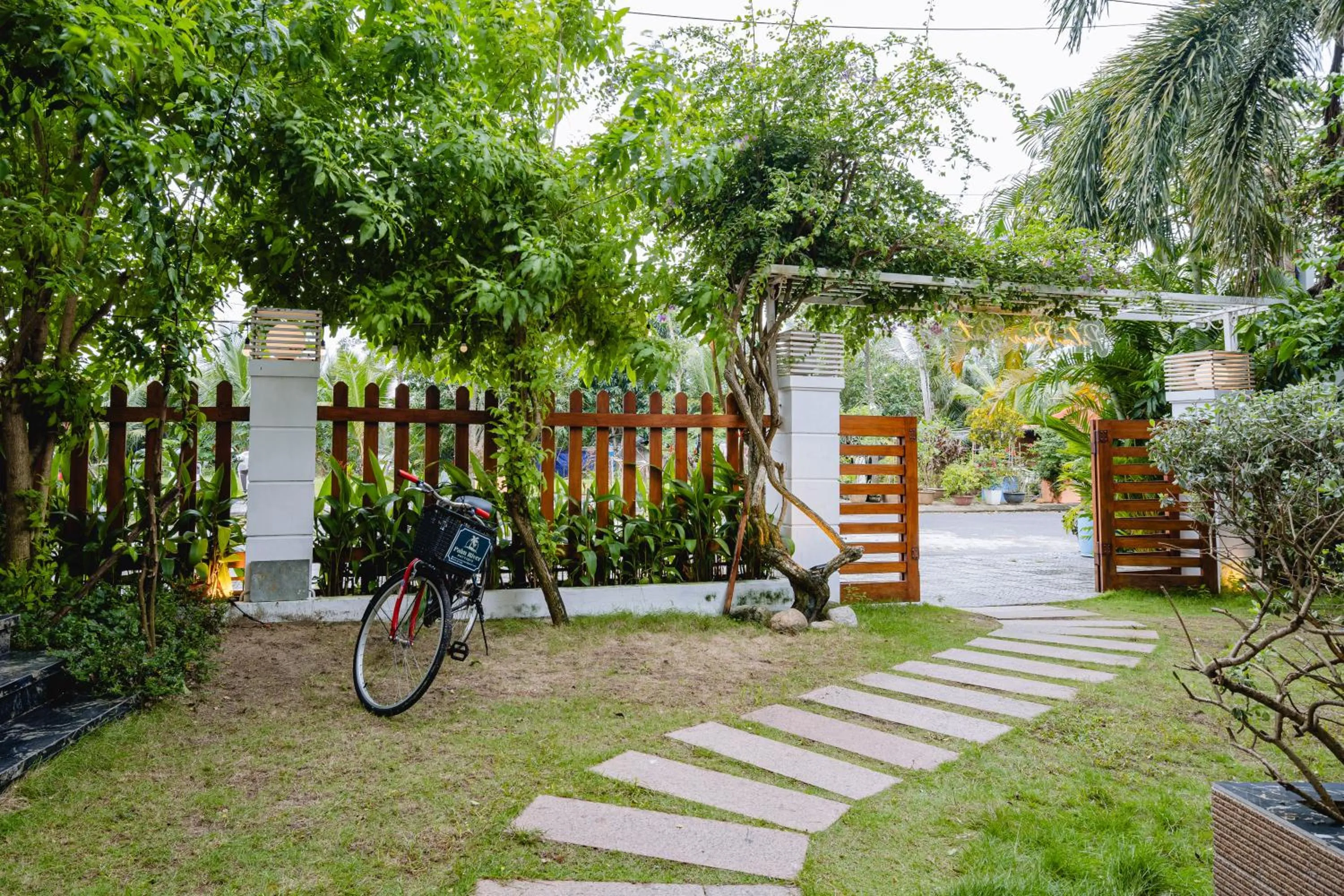 Natural landscape in Palm Riverside Boutique