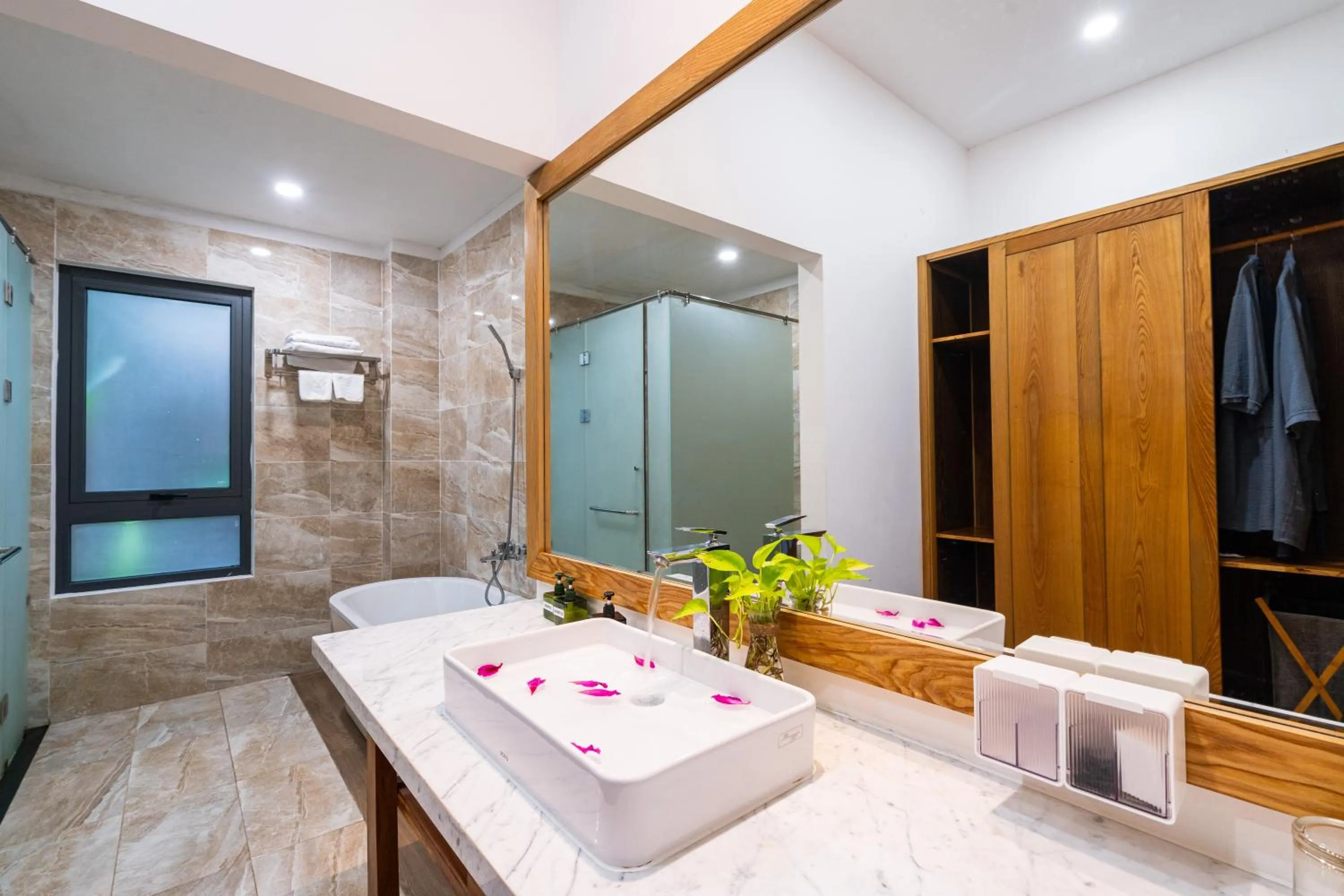 Shower in Palm Riverside Boutique