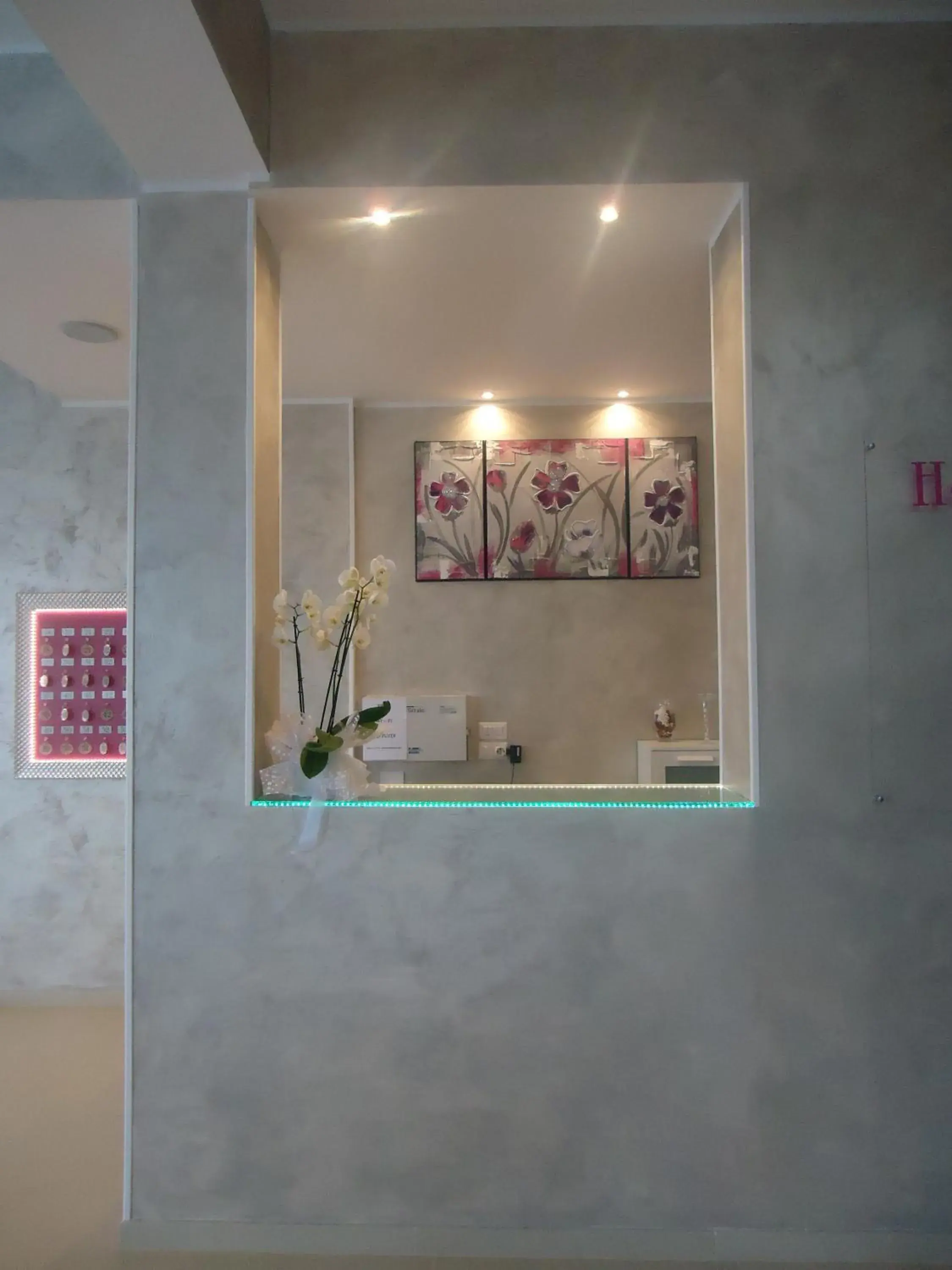 Lobby or reception, Bathroom in Hotel Mont Blanc