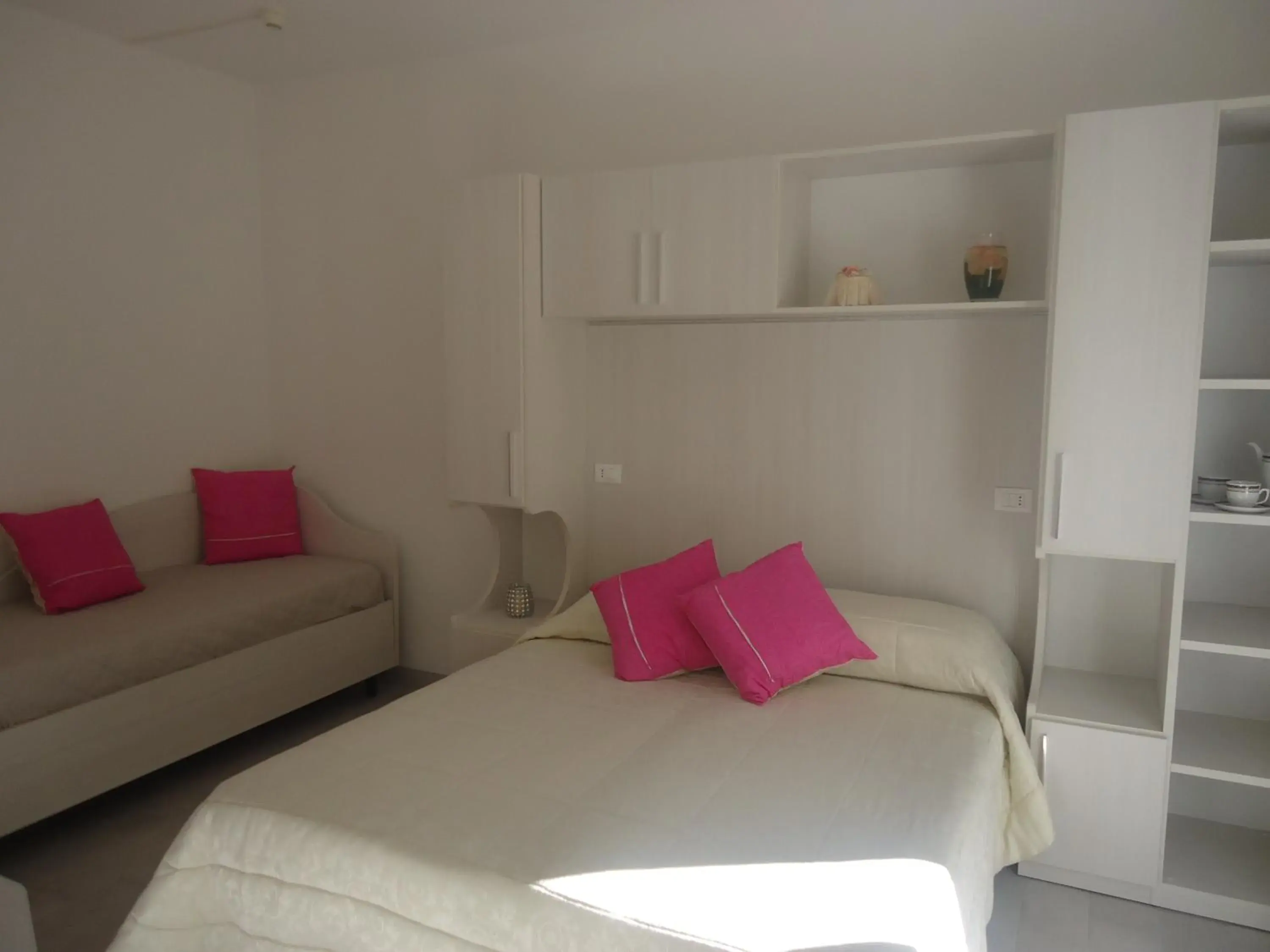 Bedroom, Bed in Hotel Mont Blanc