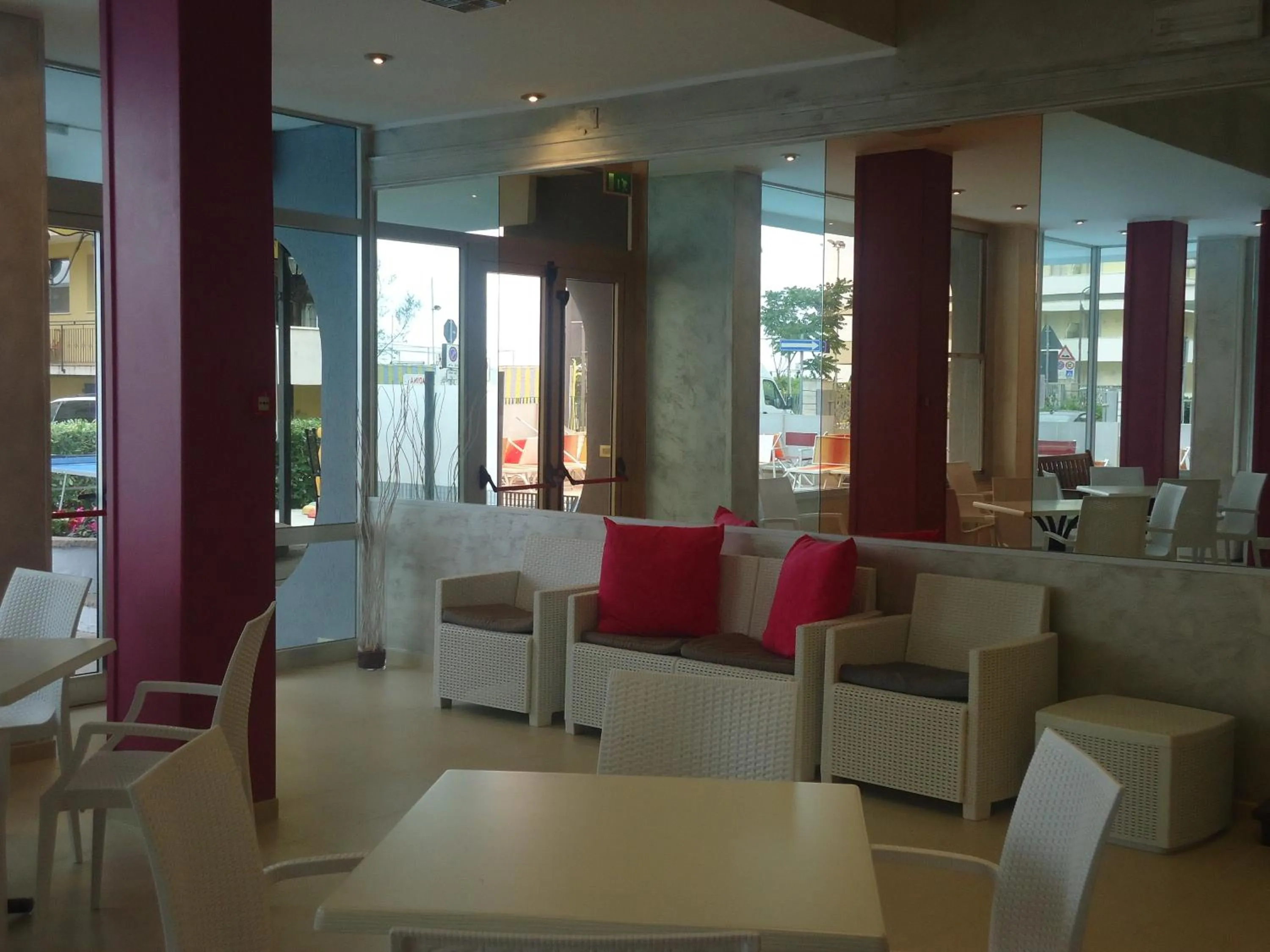 Communal lounge/ TV room in Hotel Mont Blanc