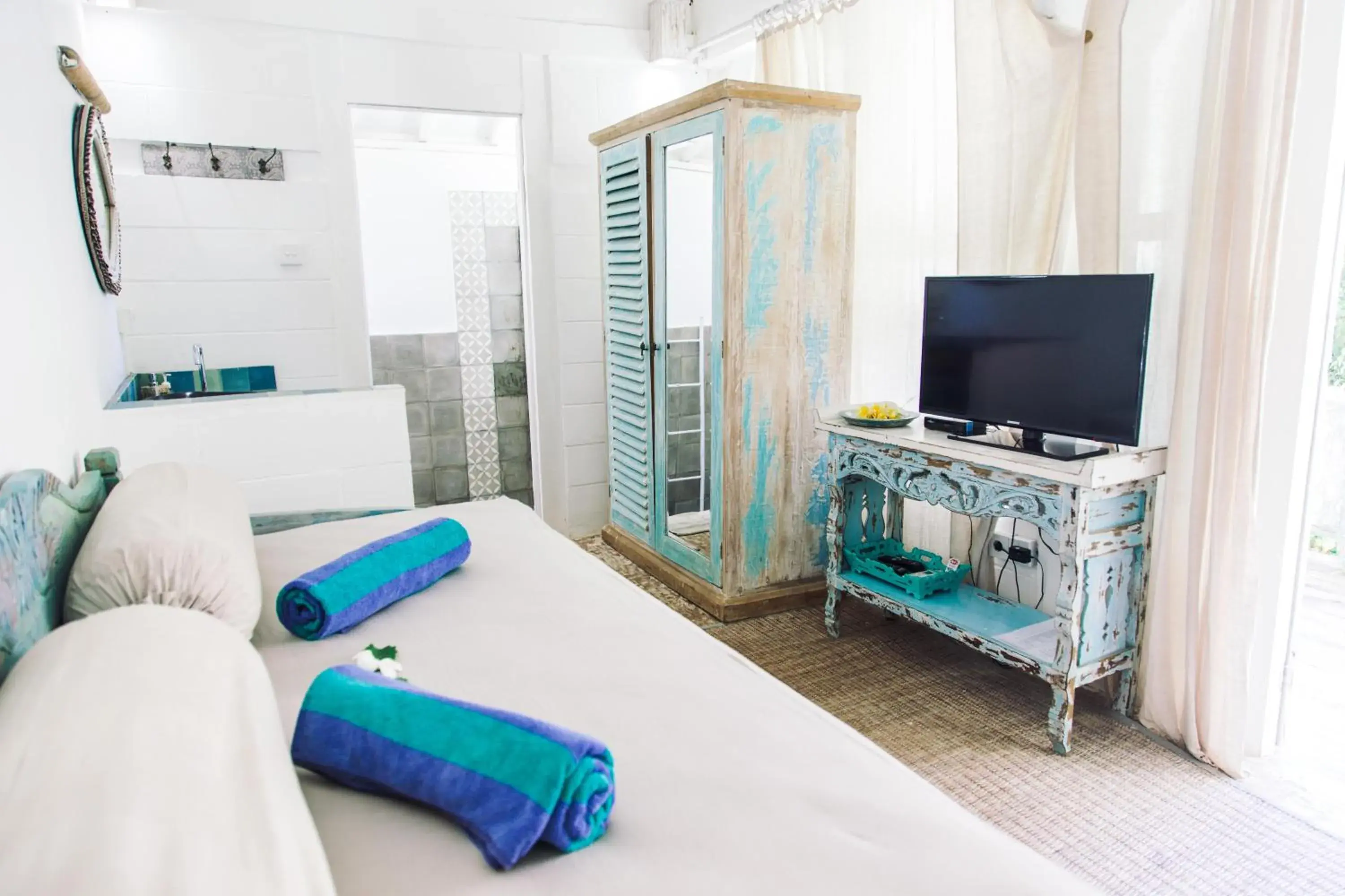 Photo of the whole room, Bed in Palmeto Village Photo of the whole room, Bed in Palmeto Village