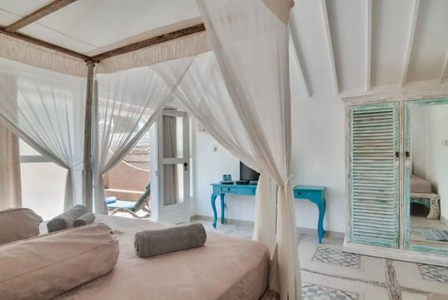 Bed in Palmeto Village Bed in Palmeto Village