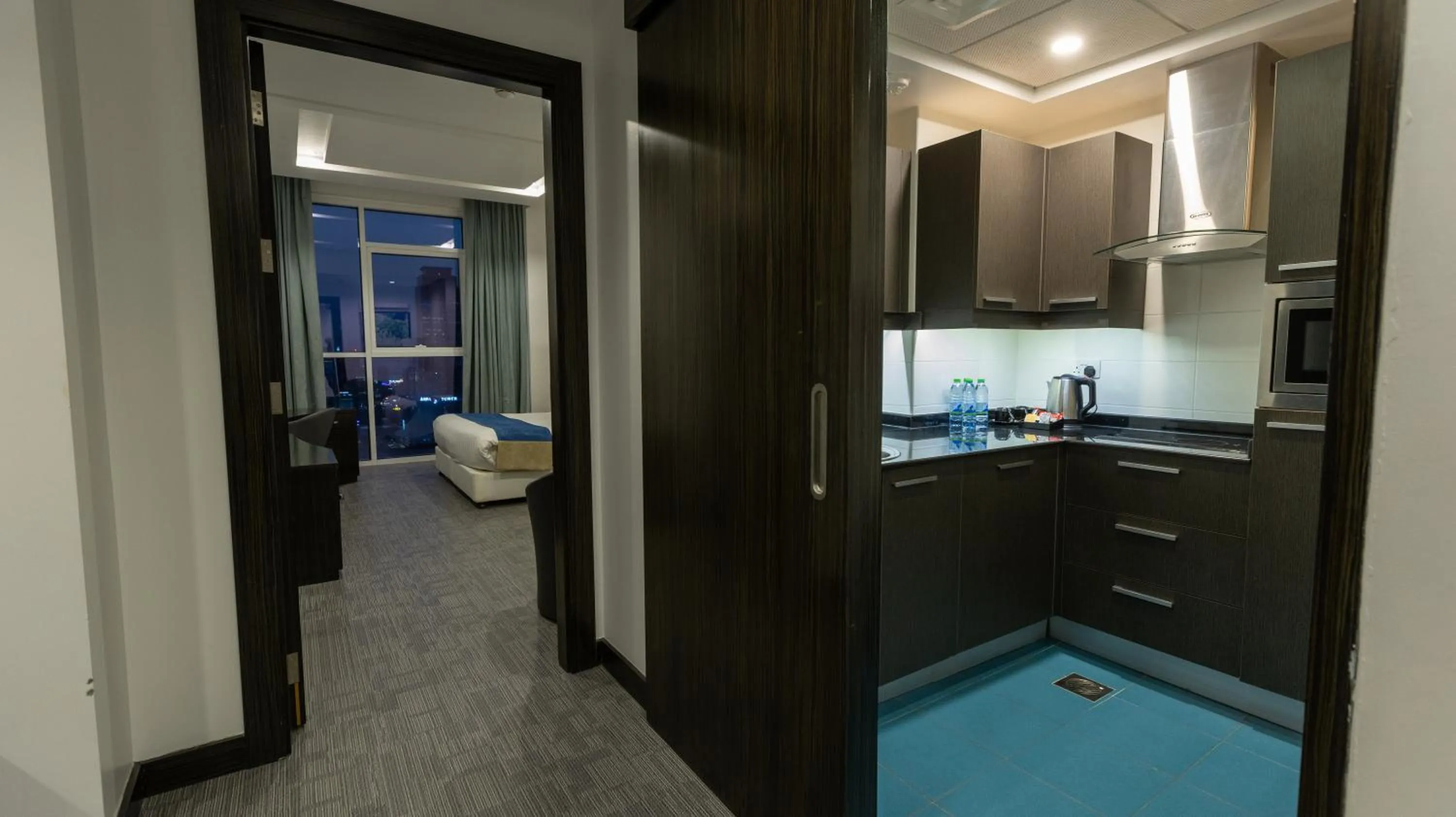 Kitchen or kitchenette in S Hotel Bahrain