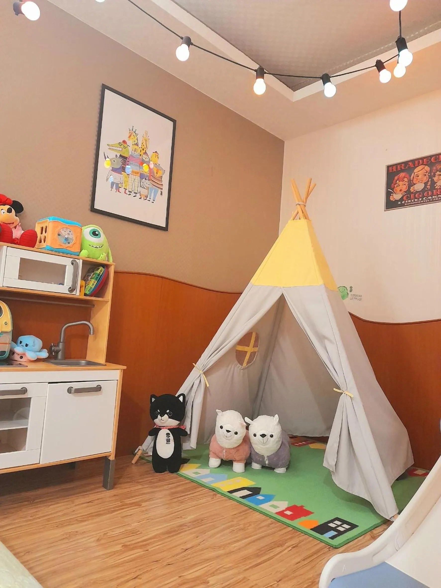 Hextuple Room (With Kids Playground) in Xing Ji Bungalow