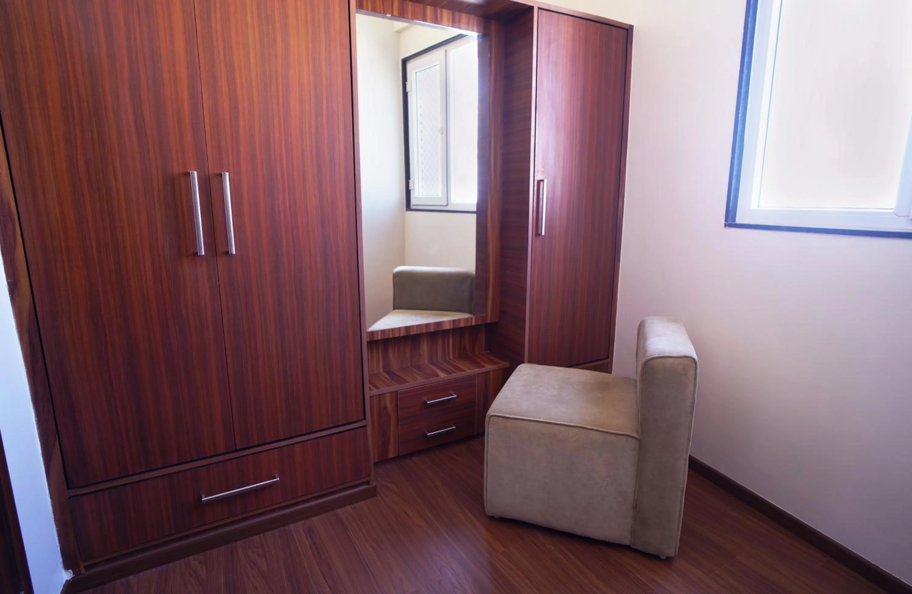 hair dresser in Sai Maa Hotel & Residency