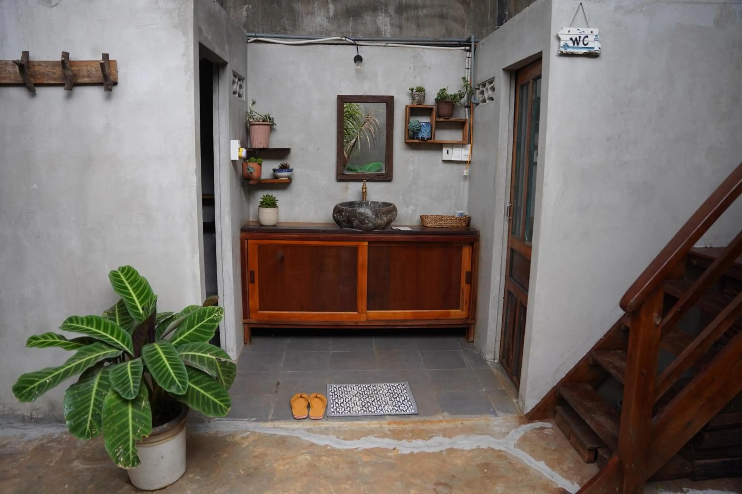 Toilet in Ôna's House - Homestay Pleiku