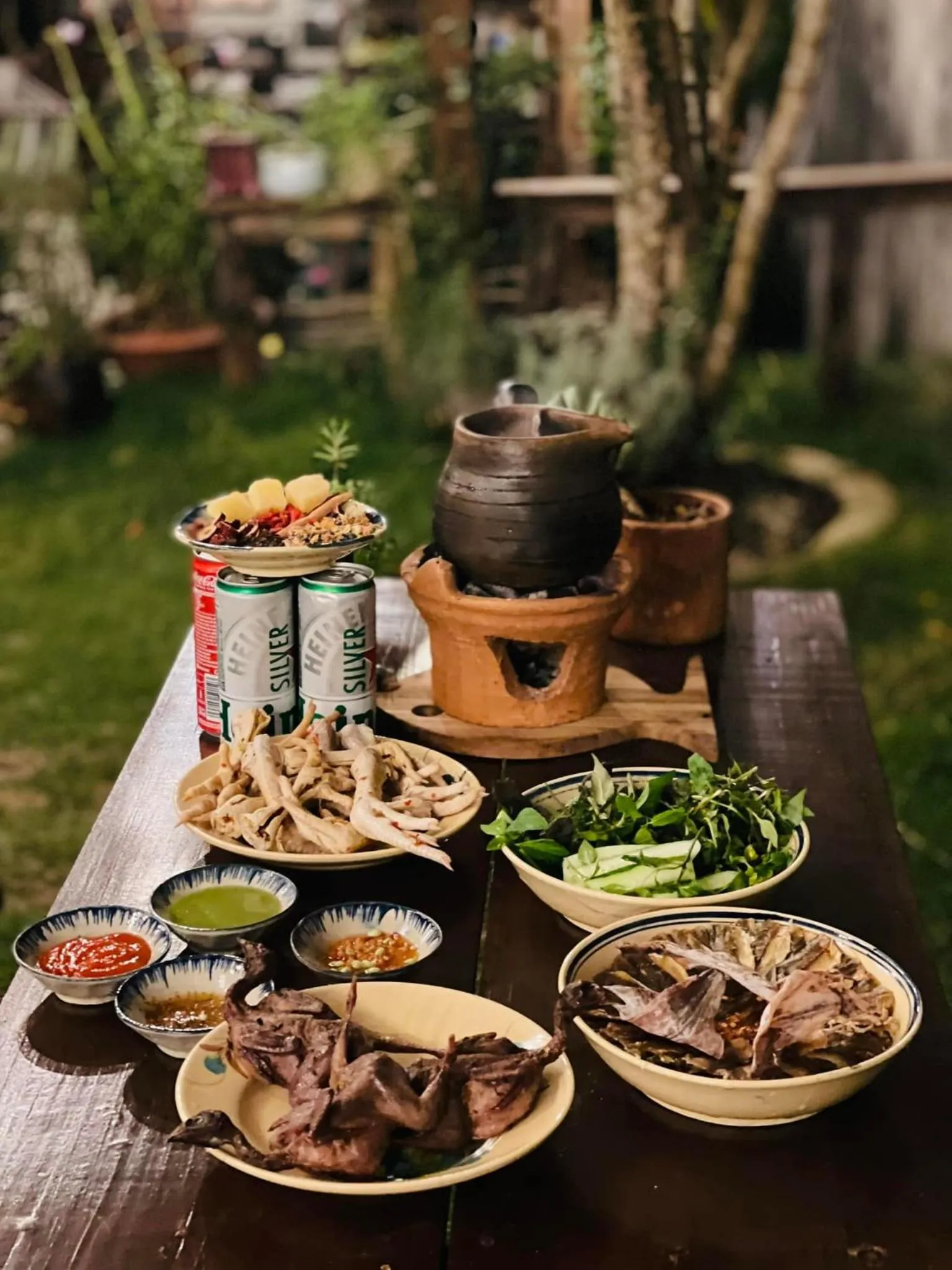 BBQ facilities in Ôna's House - Homestay Pleiku