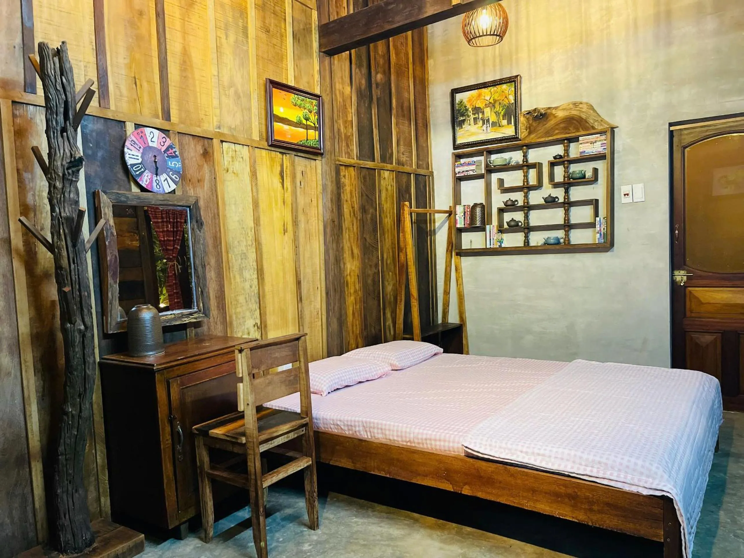 Photo of the whole room, Bed in Ôna's House - Homestay Pleiku