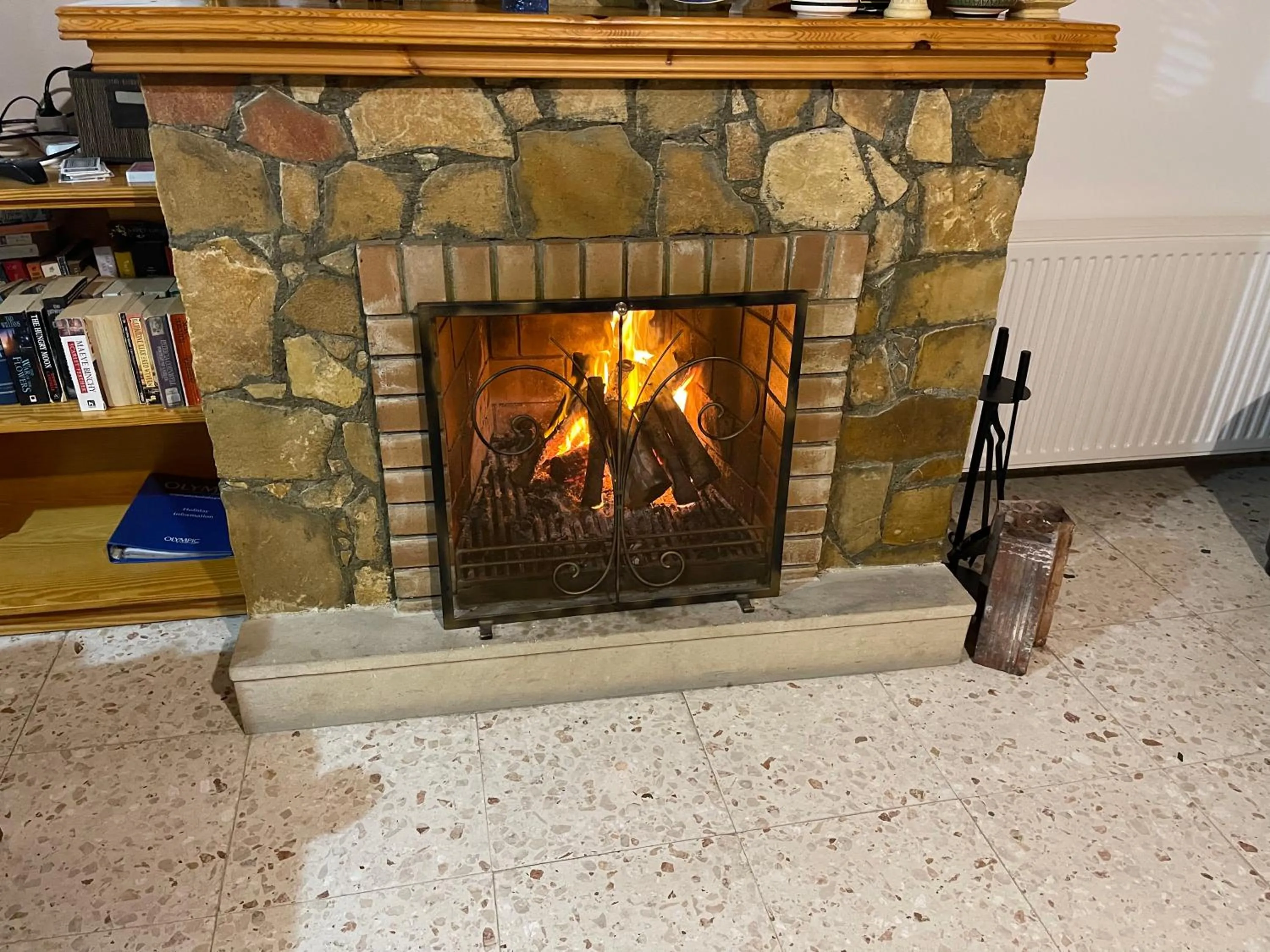 flat iron in Omodos Village Houses