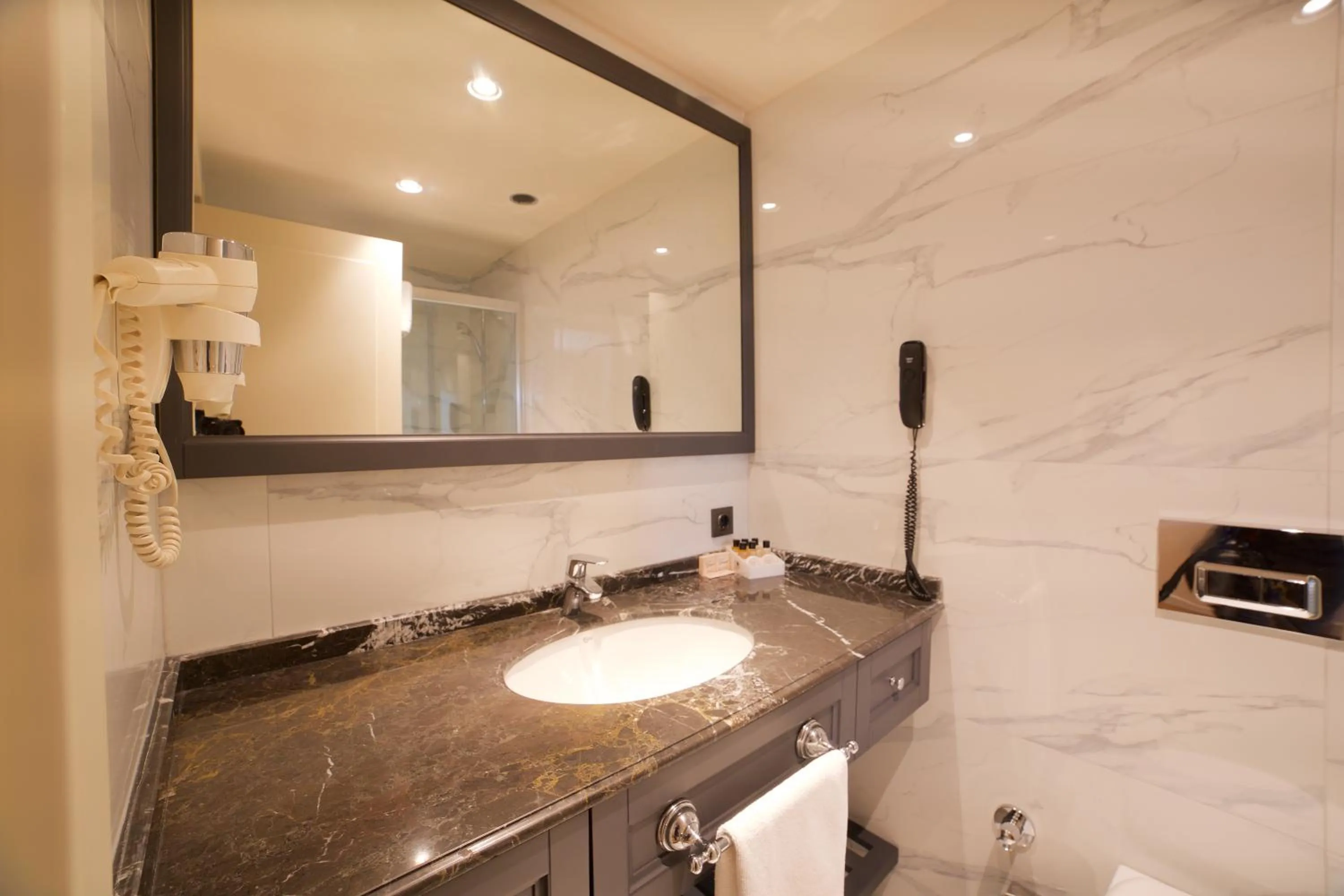 Bathroom in Icon Hotel Taksim