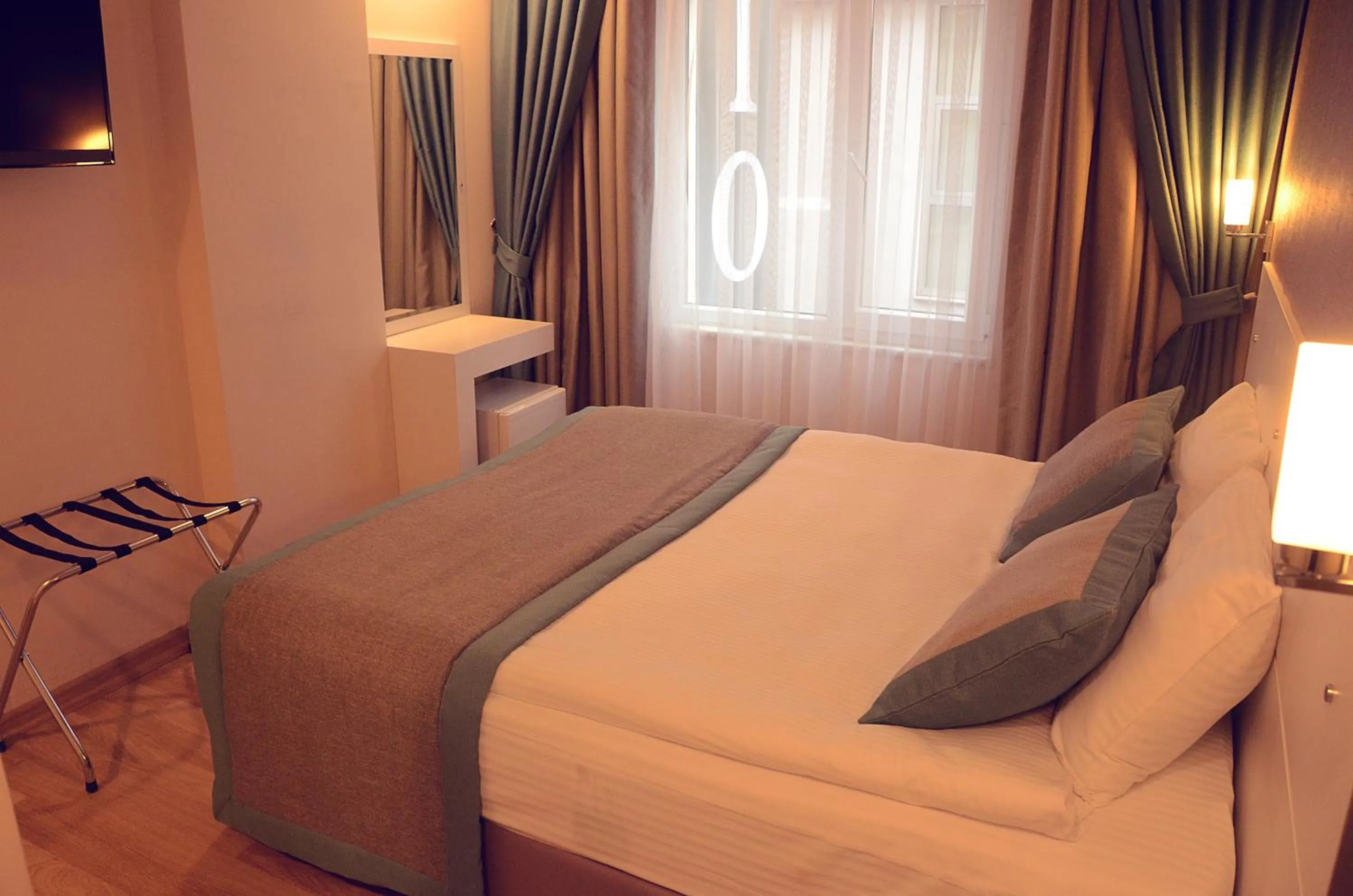 Photo of the whole room, Bed in ParionHouse Hotel