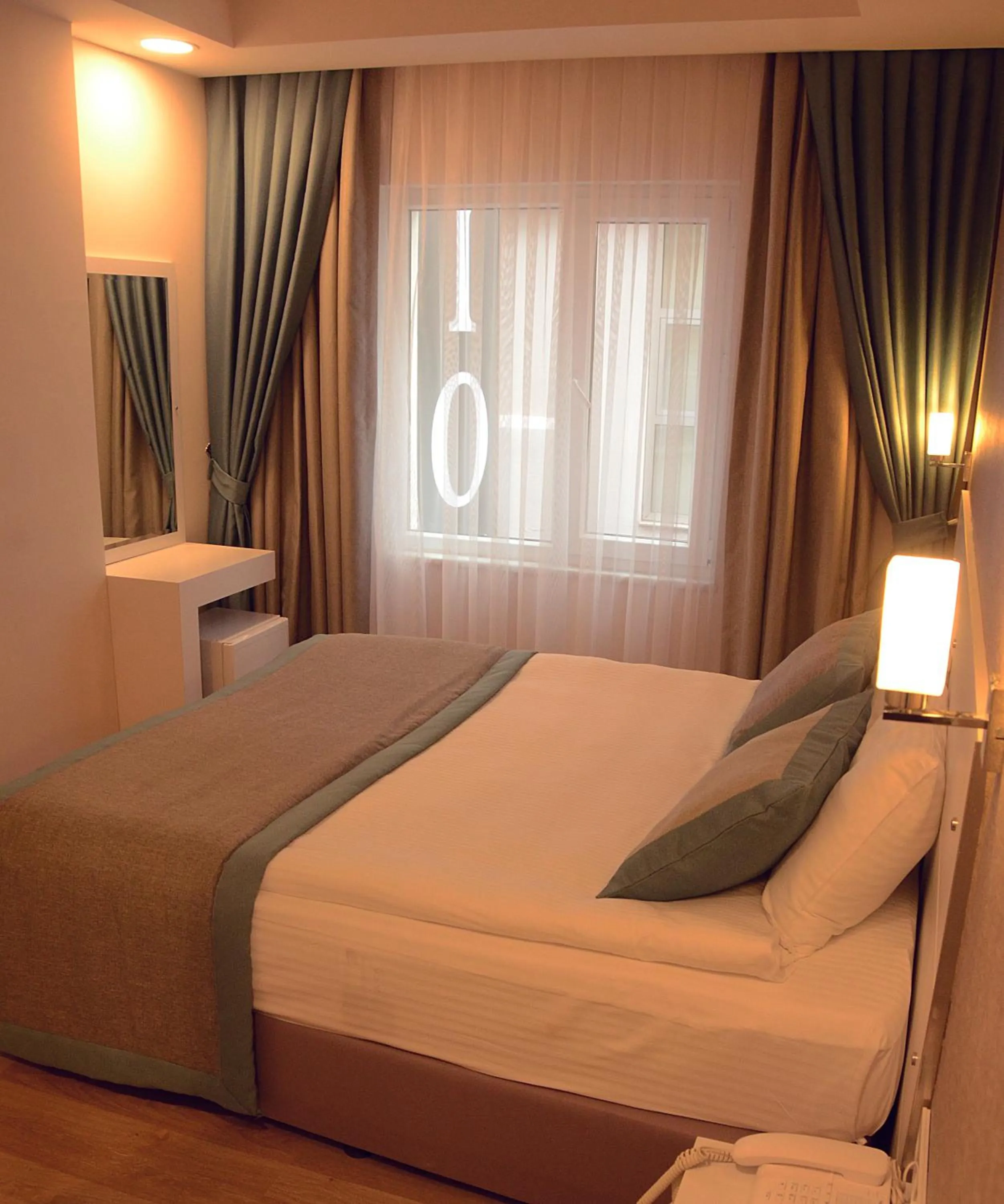 Day, Bed in ParionHouse Hotel