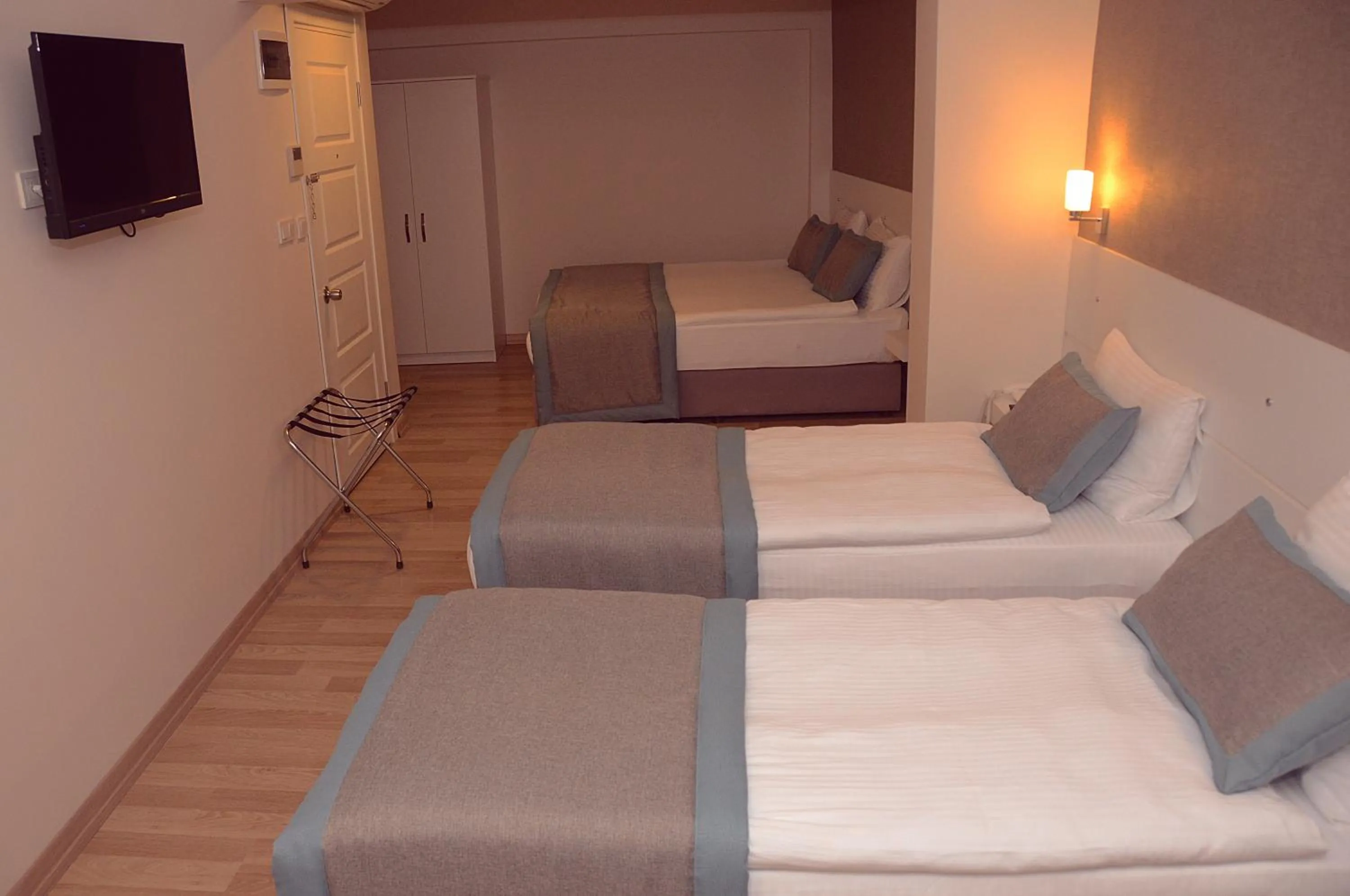 Photo of the whole room, Bed in ParionHouse Hotel