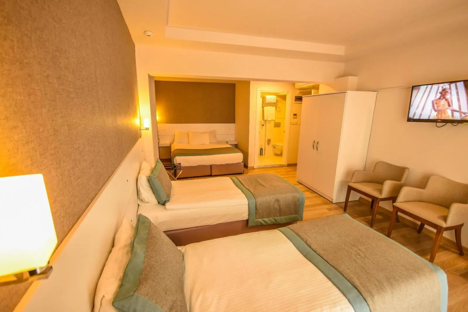 Photo of the whole room, Bed in ParionHouse Hotel